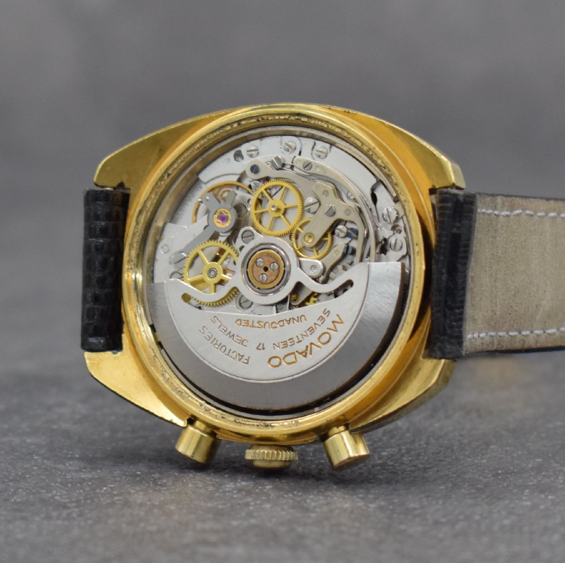 Detail g: MOVADO DATRON HS 360 vergoldeter Schaltradchronograph, Schweiz um 1970, 2- teil. Geh., verschr. Stahlboden, gold. Zifferbl. m. schwarzen ...
