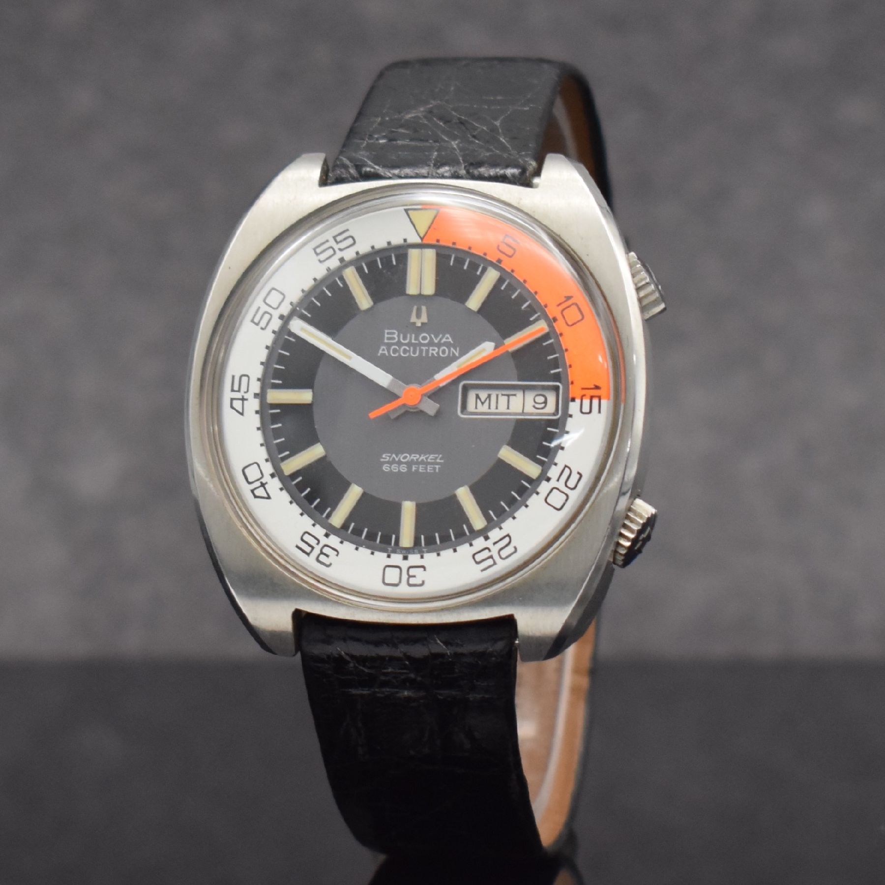 Detail b: BULOVA Accutron Snorkel Herren Taucheruhr in Stahl, Schweiz um 1970, Stimmgabelschwinger, verschr. Geh., Krone f. Zeigerstellung b. 4 und f. ...