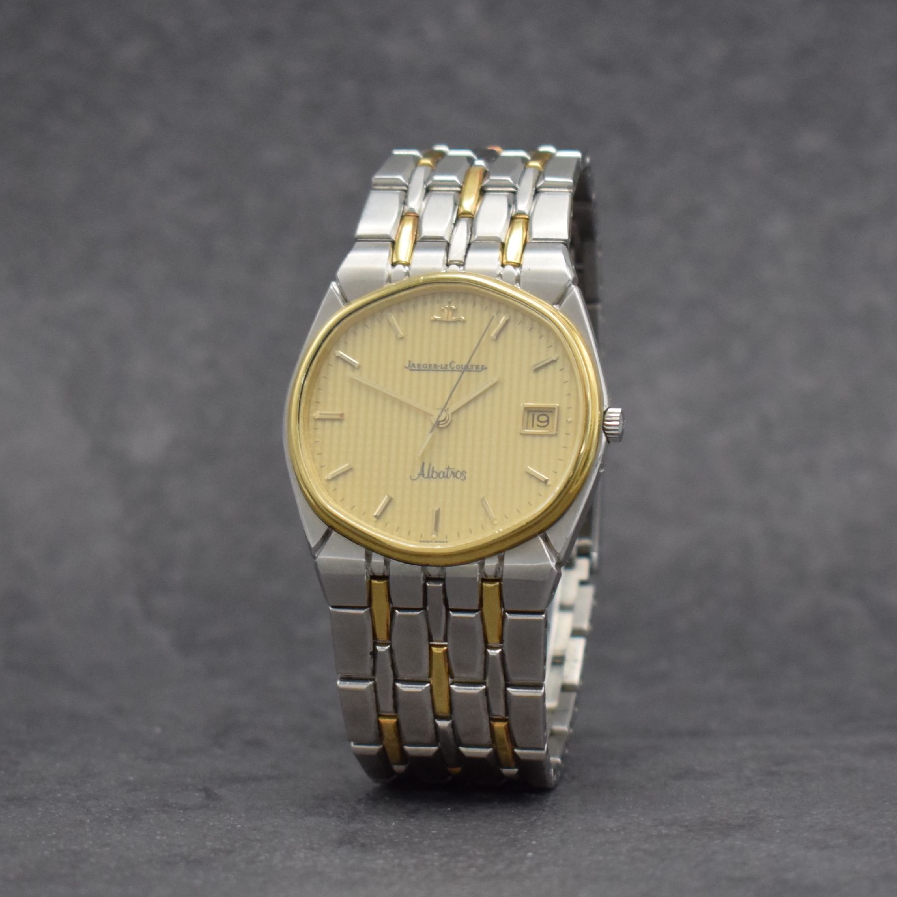 Detail b: Jaeger-LeCoultre Albatros Herrenarmbanduhr in Stahl/Gold, Automatik, 4-fach verschr. Geh., Ref. 145200.5, integr. Stahl/Gold Gliederband, gold. ...