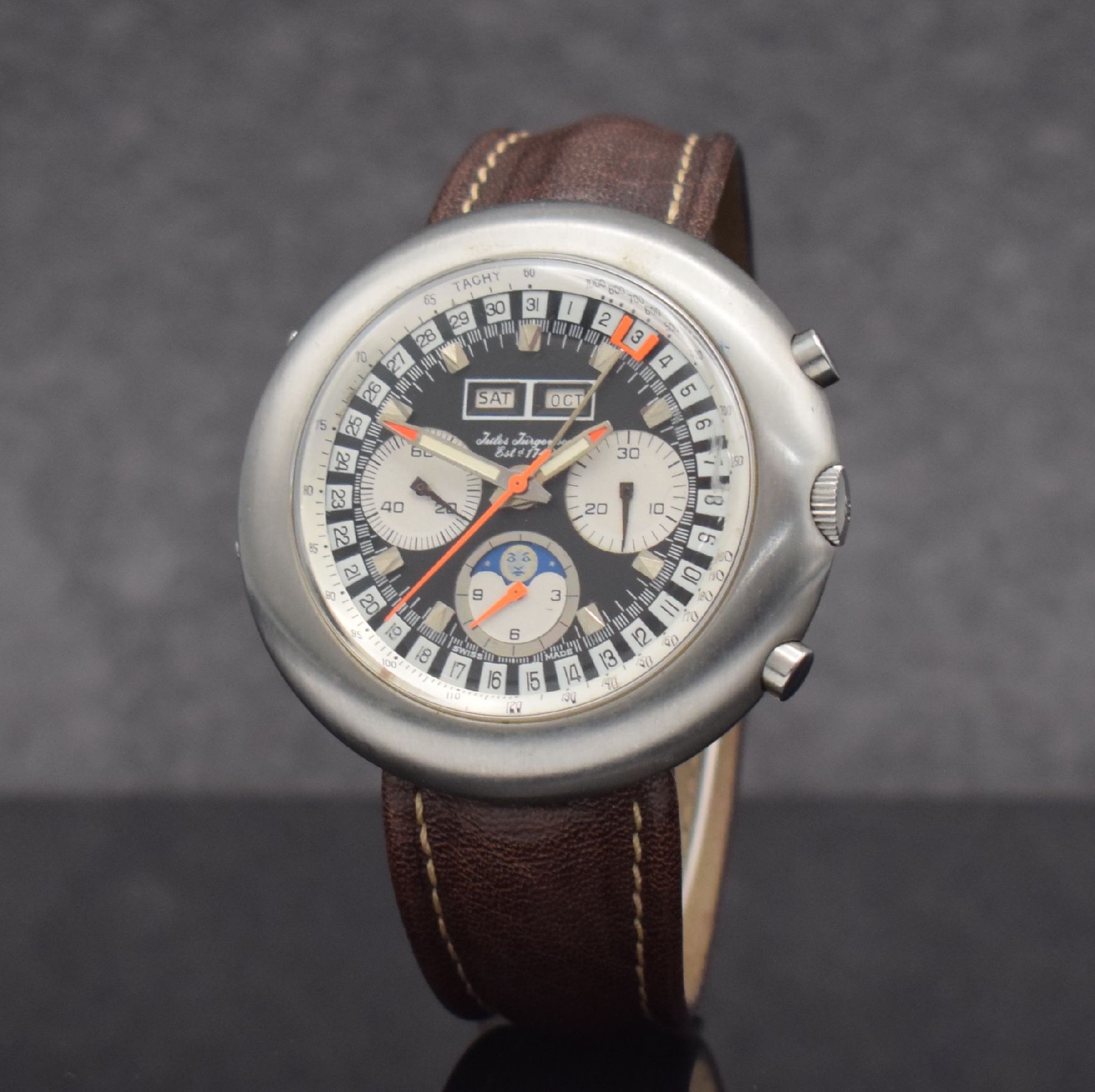 Detail b: JULES JÜRGENSEN seltener Valjoux 88 Armbandchronograph mit Vollkalender & Mondphase in Stahl, Schweiz um 1970, Handaufzug, ausgef. großes Geh. m. ...