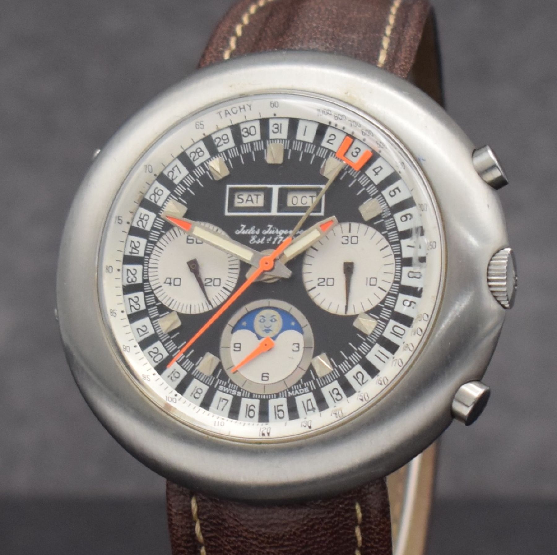 Detail c: JULES JÜRGENSEN seltener Valjoux 88 Armbandchronograph mit Vollkalender & Mondphase in Stahl, Schweiz um 1970, Handaufzug, ausgef. großes Geh. m. ...