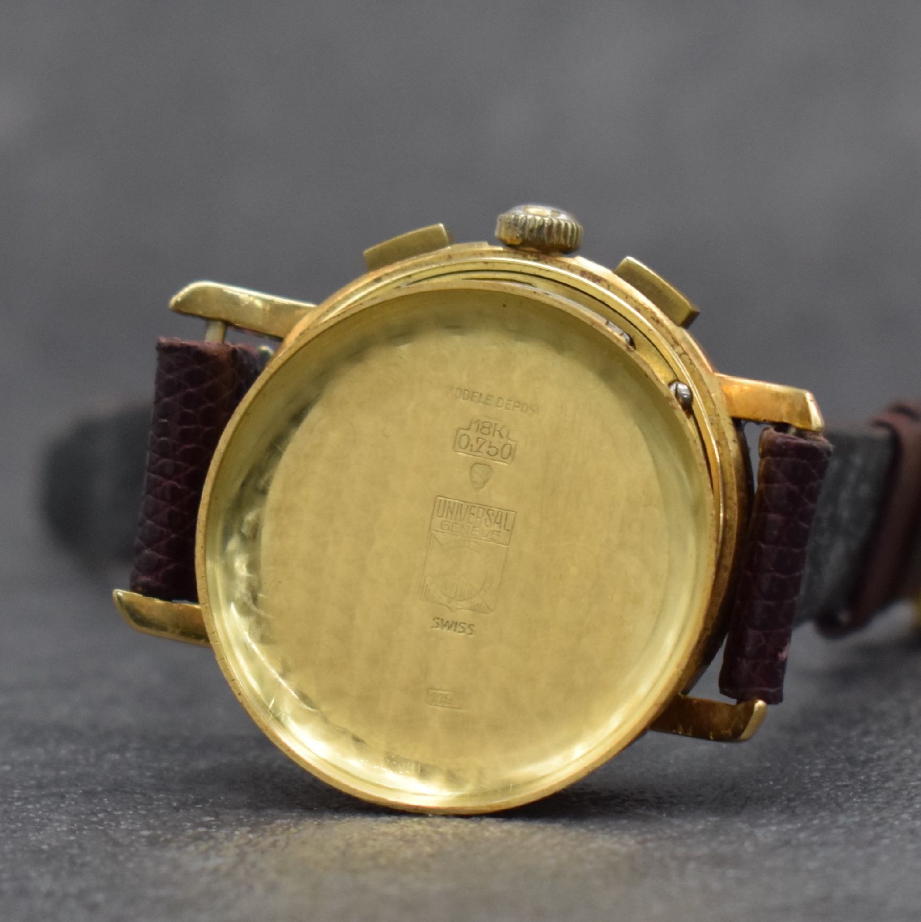Detail h: UNIVERSAL GENEVE Tri-Compax Schaltradchronograph mit Vollkalender in GG 750/000, Schweiz um 1945, Handaufzug, 3-tlg. Geh., Boden & Glasrand aufgedr., ...