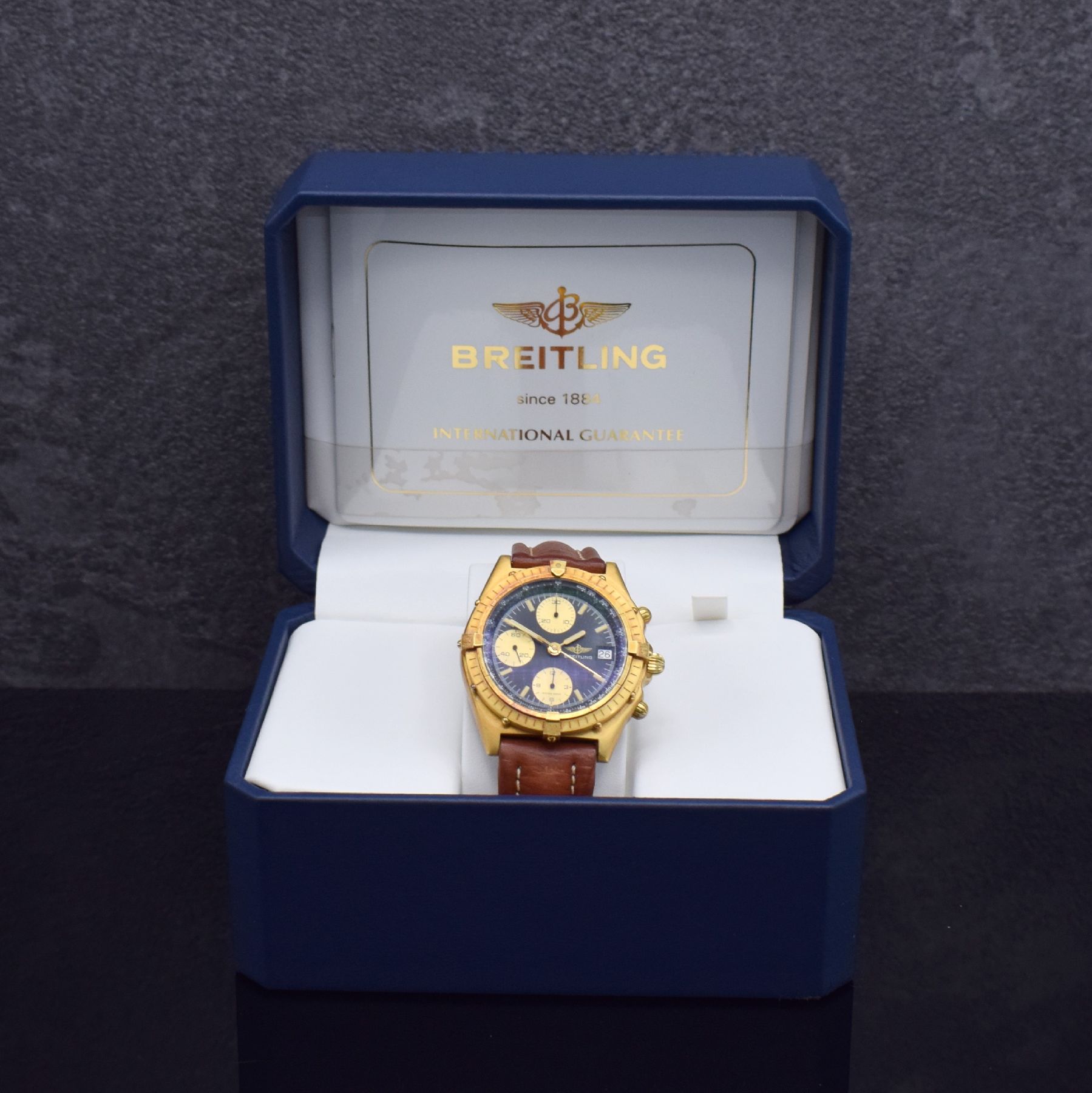 Detail i: BREITLING Chronomat Herrenchronograph in GG 750/000 Referenz 81950, Schweiz um 1990, Automatik, schweres satin. Geh., Boden & Krone verschr., ...