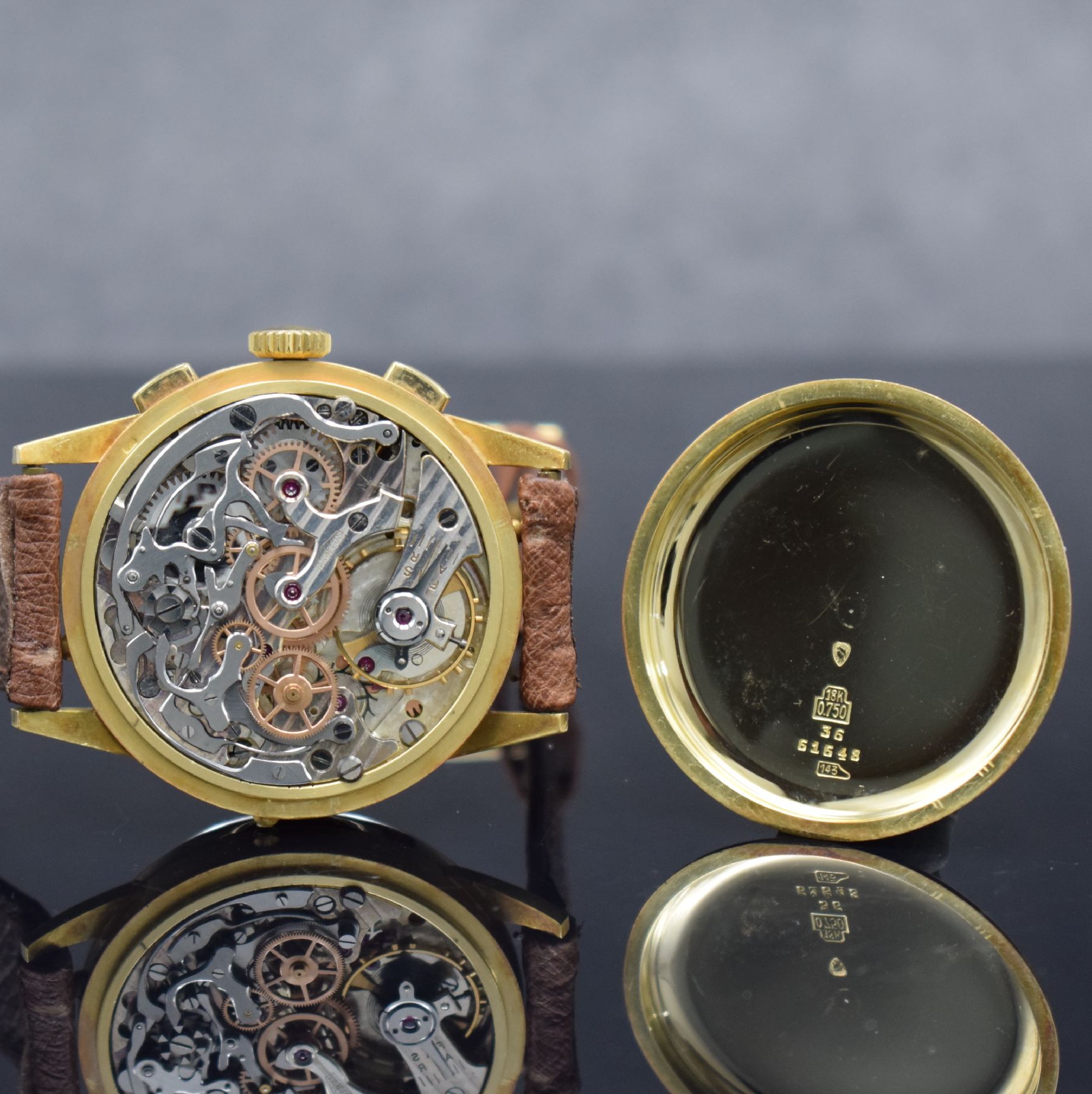 Detail l: ANGELUS Chronodato seltener Schaltradchronograph mit Vollkalender in GG 750/000, Schweiz um 1945, Handaufzug, 3-tlg. Geh., Boden & Glasrand aufgedr., ...