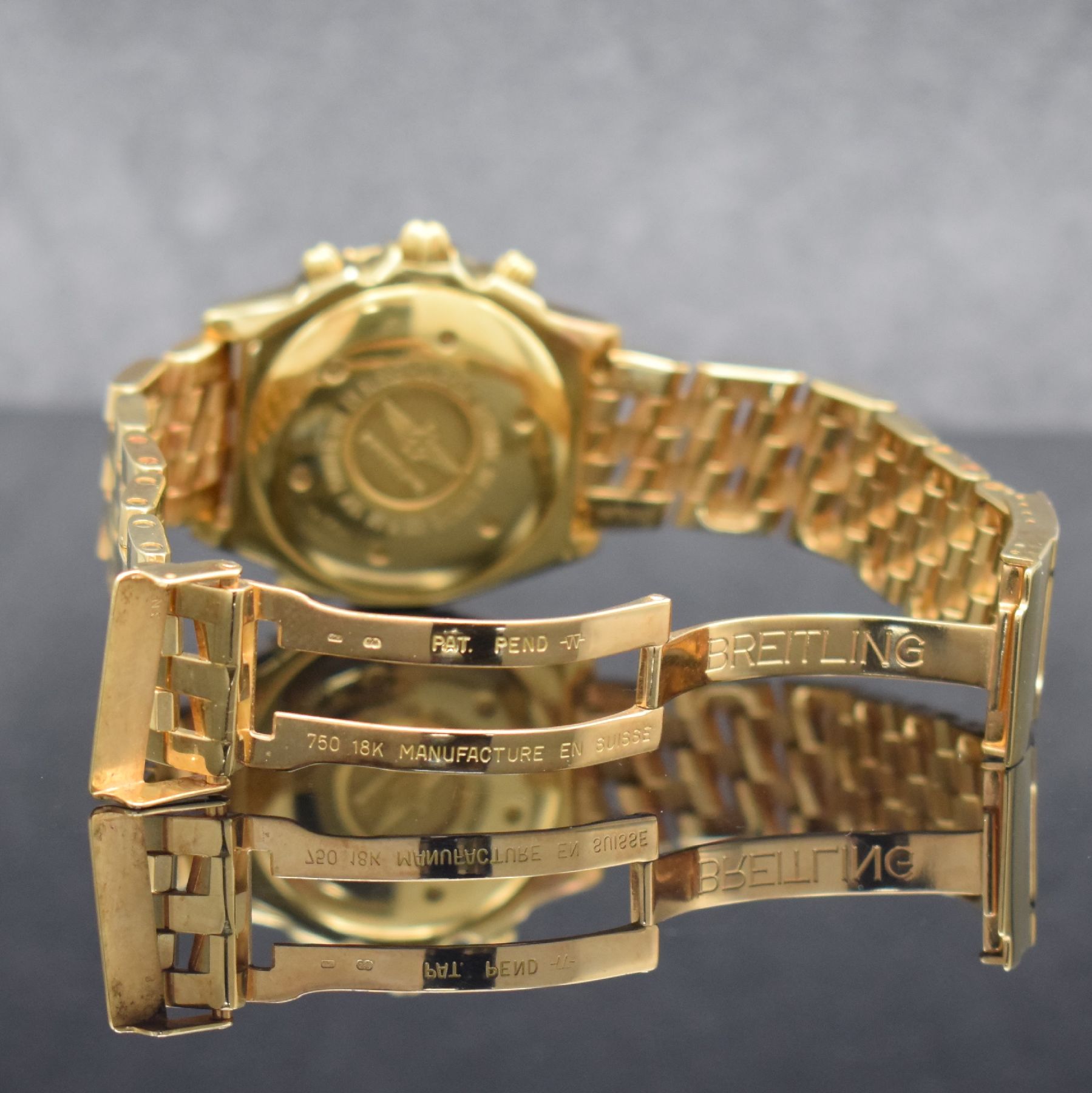 Detail e: BREITLING Duograph schwere Herrenarmbanduhr am Pilotband in GG 750/000 Referenz K15507, Schweiz um 1995, Automatik, pol. Geh., Boden & Krone ...