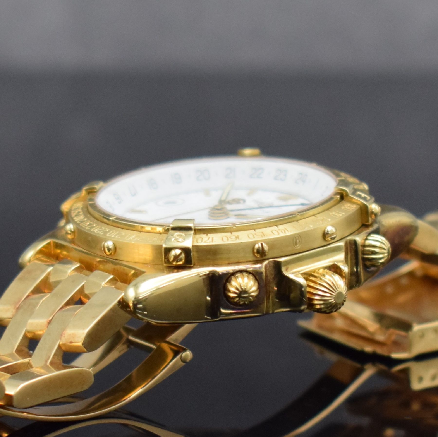 Detail f: BREITLING Duograph schwere Herrenarmbanduhr am Pilotband in GG 750/000 Referenz K15507, Schweiz um 1995, Automatik, pol. Geh., Boden & Krone ...