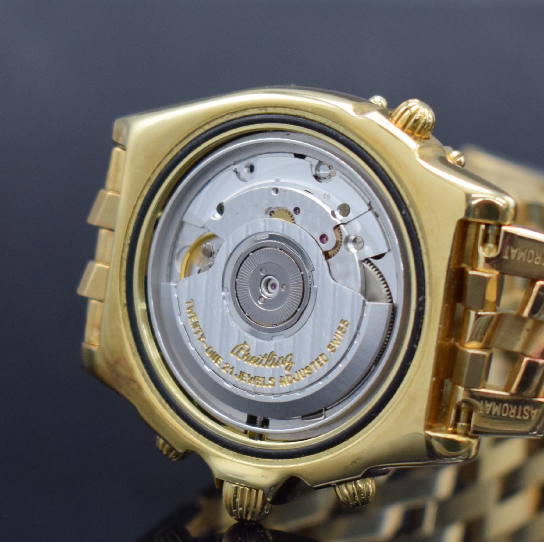 Detail j: BREITLING Duograph schwere Herrenarmbanduhr am Pilotband in GG 750/000 Referenz K15507, Schweiz um 1995, Automatik, pol. Geh., Boden & Krone ...