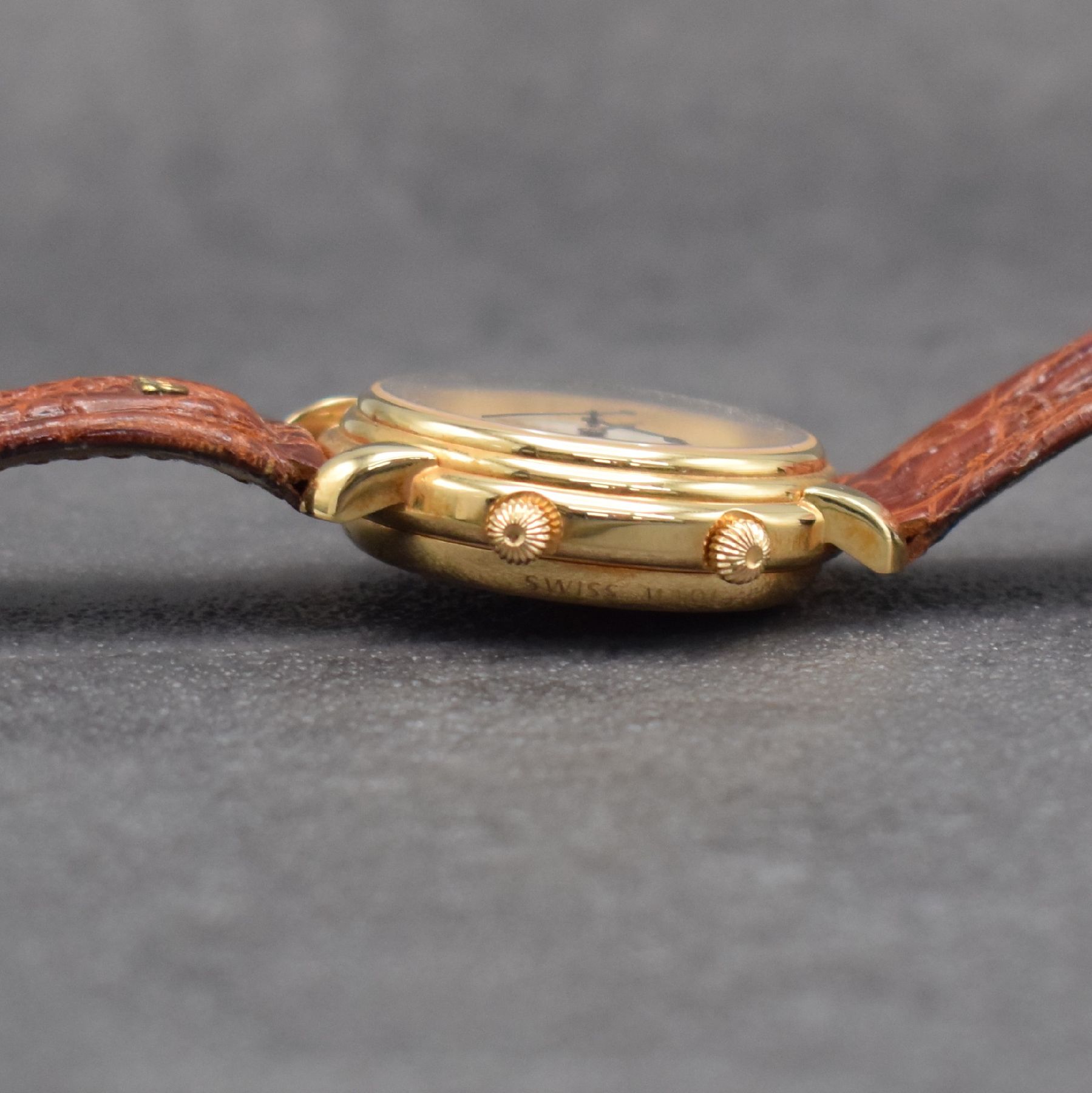 Detail d: MAURICE LACROIX limitierter Armbandwecker in RoseG 750/000, Schweiz um 2000, Ref. 45393, Automatik, lim. Auflage v. 999 Stück, beids. vergl. Geh., ...