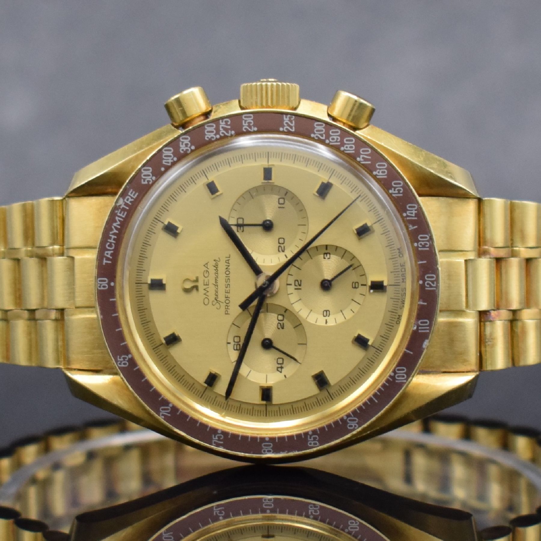 Detail a: OMEGA extrem seltene Herrenarmbanduhr Speedmaster Apollo XI Nummer 298, Schweiz um 1969, Handaufzug, Ref. 145022 69, auf weltweit 1014 Stück ...