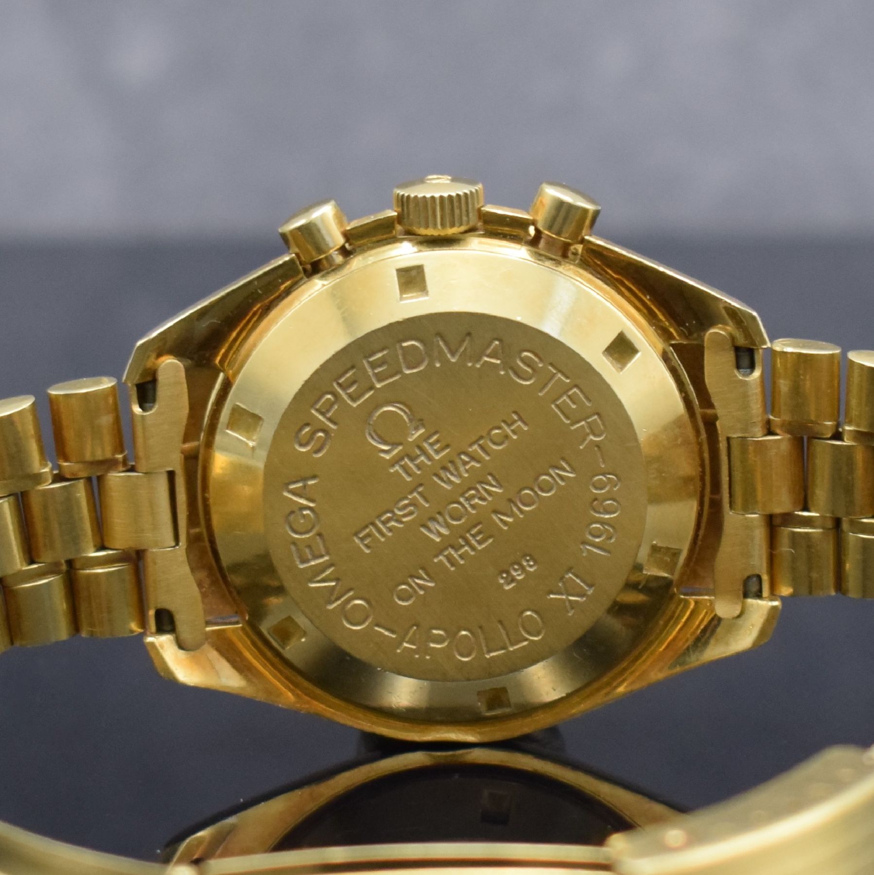 Detail g: OMEGA extrem seltene Herrenarmbanduhr Speedmaster Apollo XI Nummer 298, Schweiz um 1969, Handaufzug, Ref. 145022 69, auf weltweit 1014 Stück ...