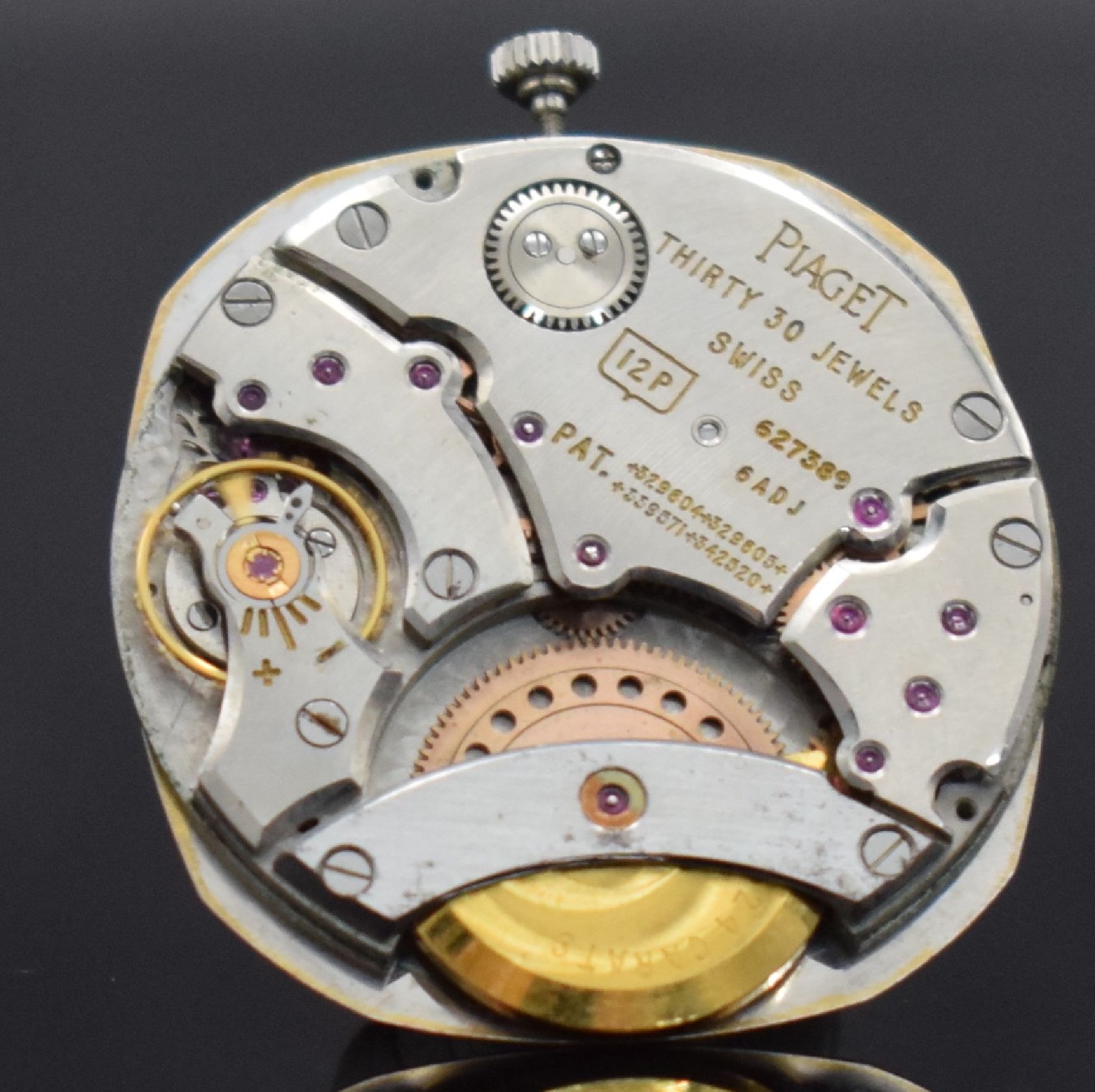Detail j: PIAGET Armbanduhr in WG 750/000 Ref. 12441 A3, Schweiz um 1970, Automatik, massives Geh., Boden 4-fach verschr., inkl. Band in 750/000 WG, silb. ...