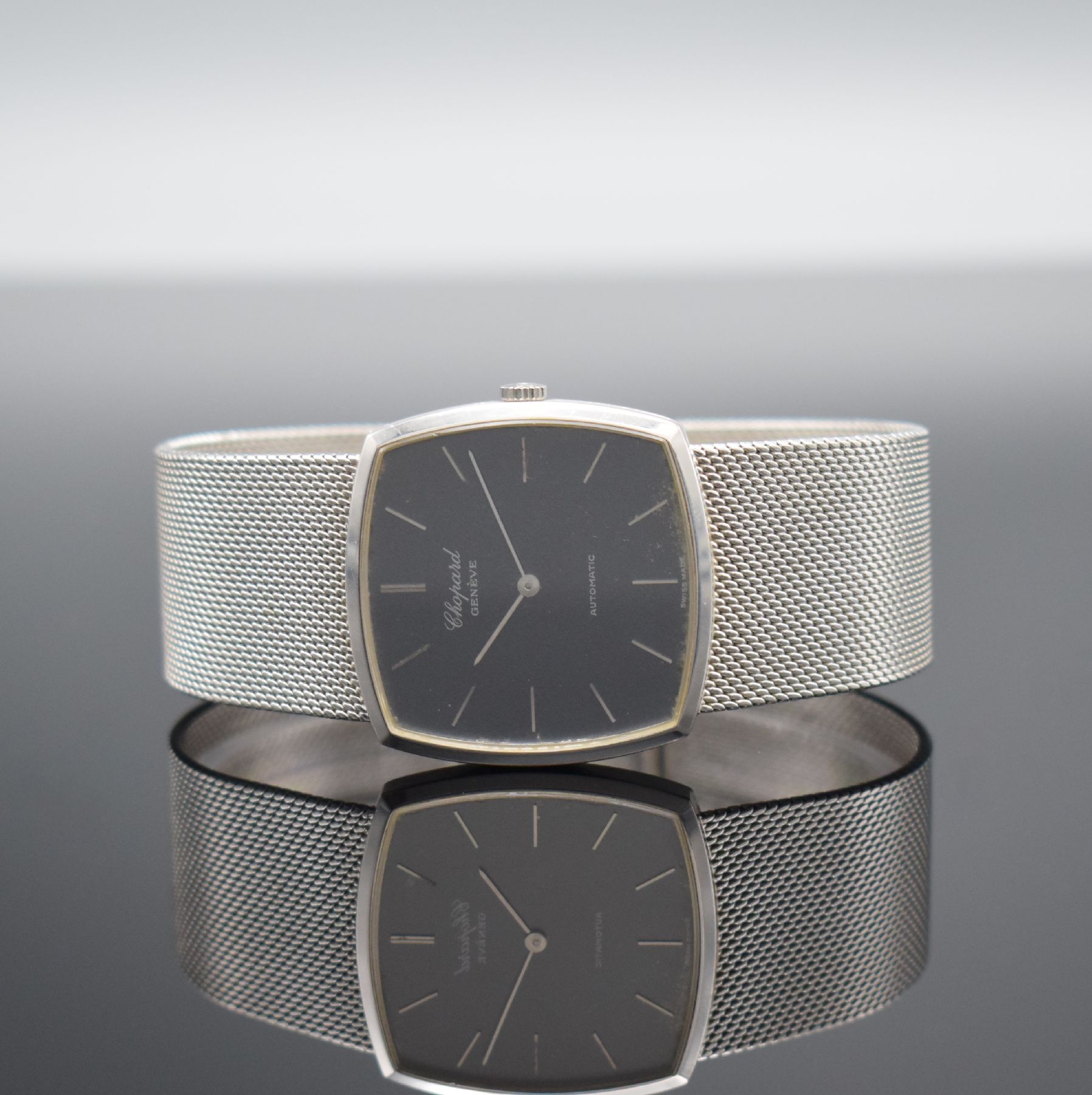 CHOPARD Armbanduhr in WG 750/000 Referenz 2062, Schweiz um 1970, Automatik, massives Gehäuse, Boden aufgedr., WG 750/000 Milanaiseband, graues ...