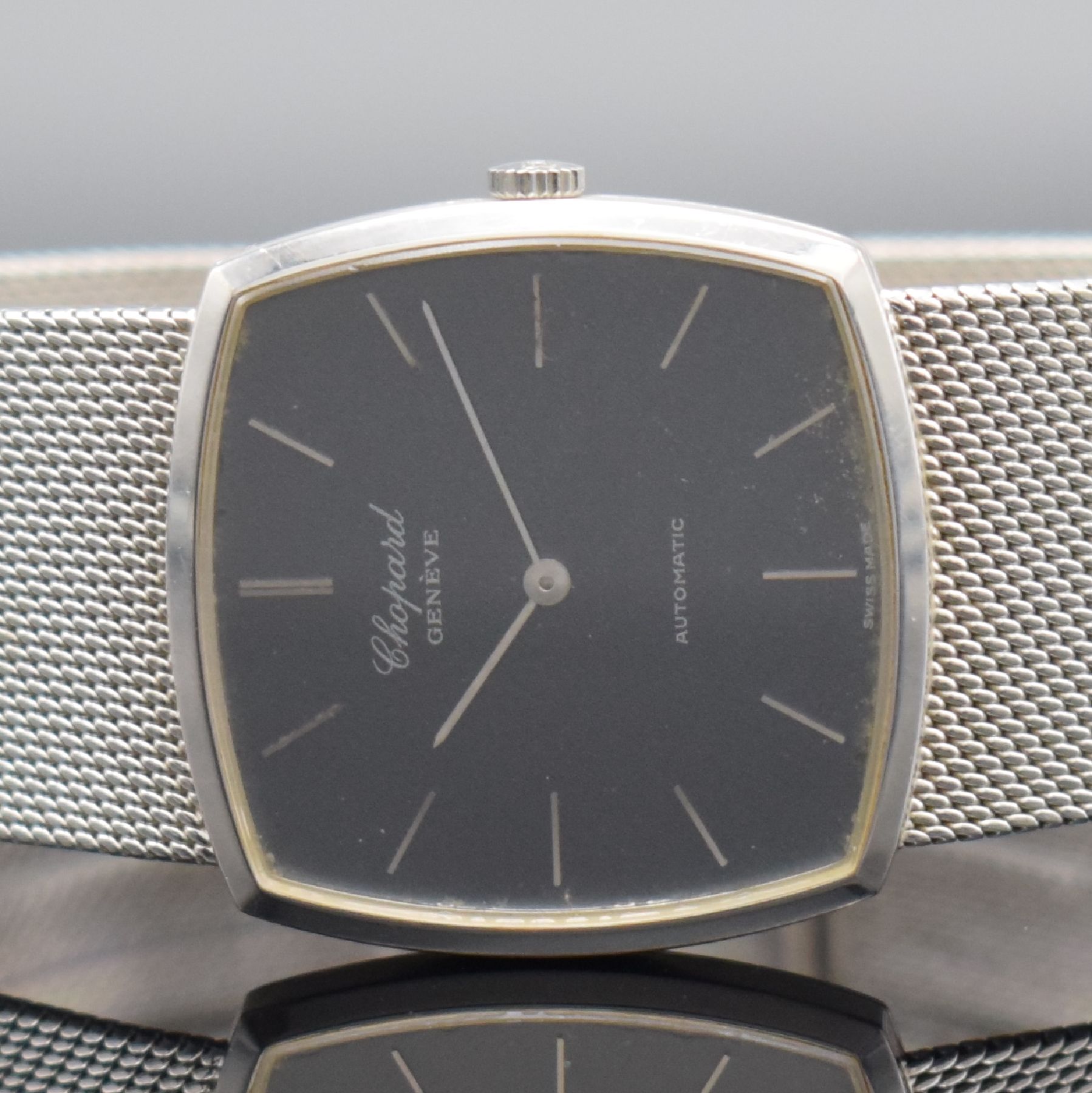 Detail a: CHOPARD Armbanduhr in WG 750/000 Referenz 2062, Schweiz um 1970, Automatik, massives Gehäuse, Boden aufgedr., WG 750/000 Milanaiseband, graues ...