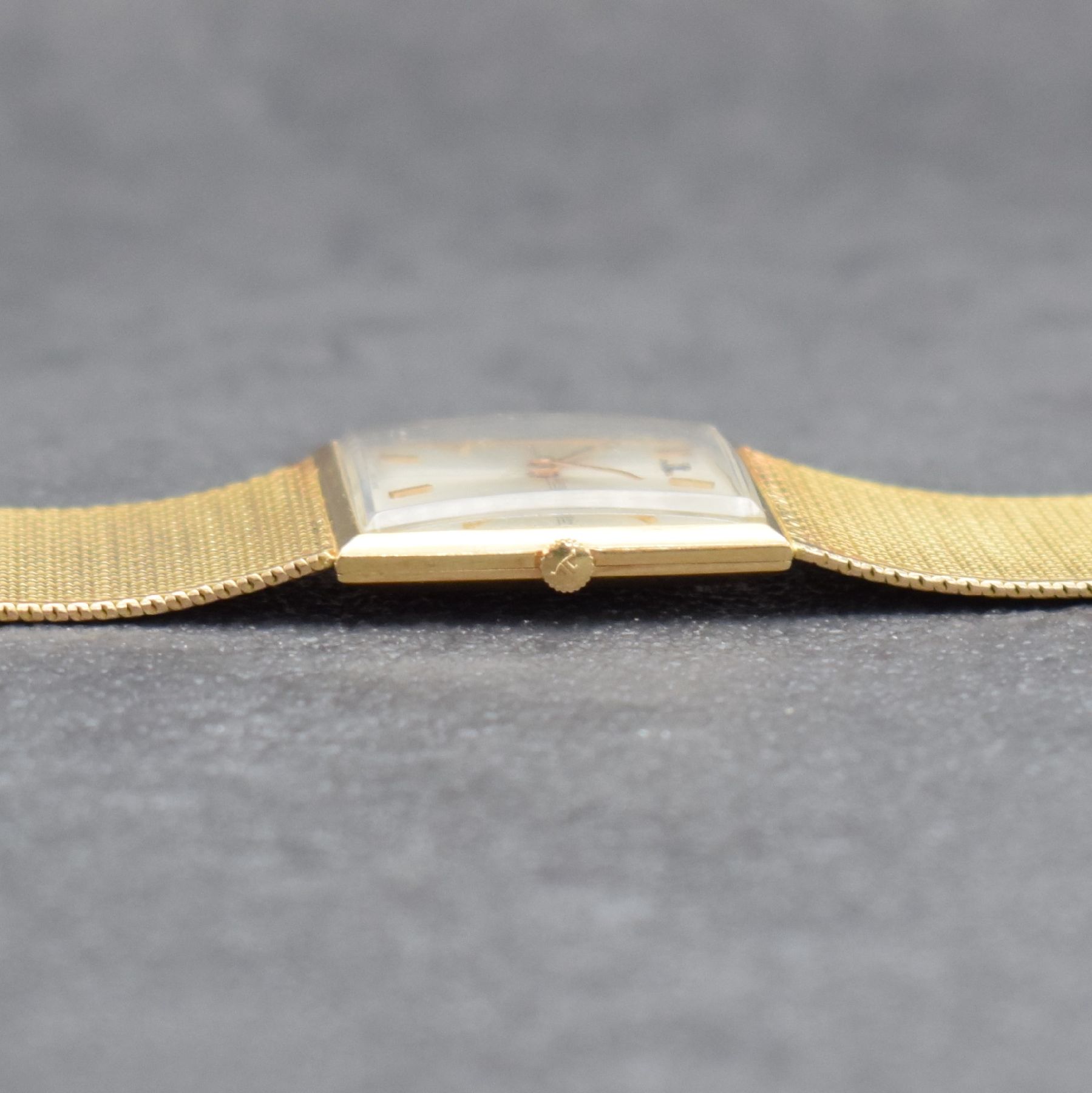 Detail f: Jaeger-LeCoultre Armbanduhr in RoseG 750/000, Schweiz um 1960, Handaufzug, Ref. 1900, 2-teil. Geh., Boden aufgedr., silb. Zifferbl. m. aufges. ...