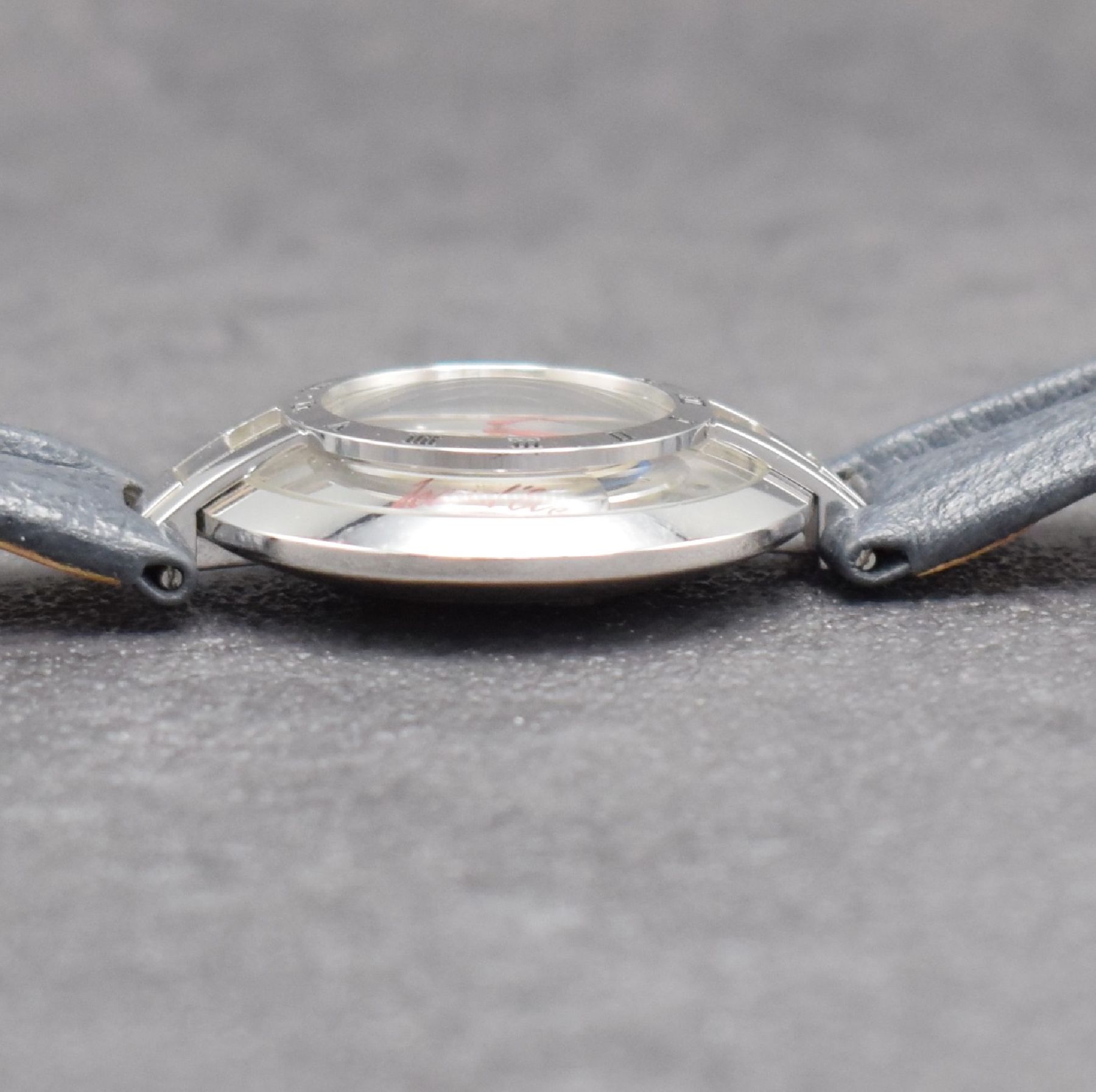 Detail g: JEAN d´EVE 2 seltene Armbanduhren Modell Samara, Schweiz um 1990, quarz mit Automatik-Generator-Prinzip, Stahlgeh. teils verg. m. 1x orig. Lederband ...
