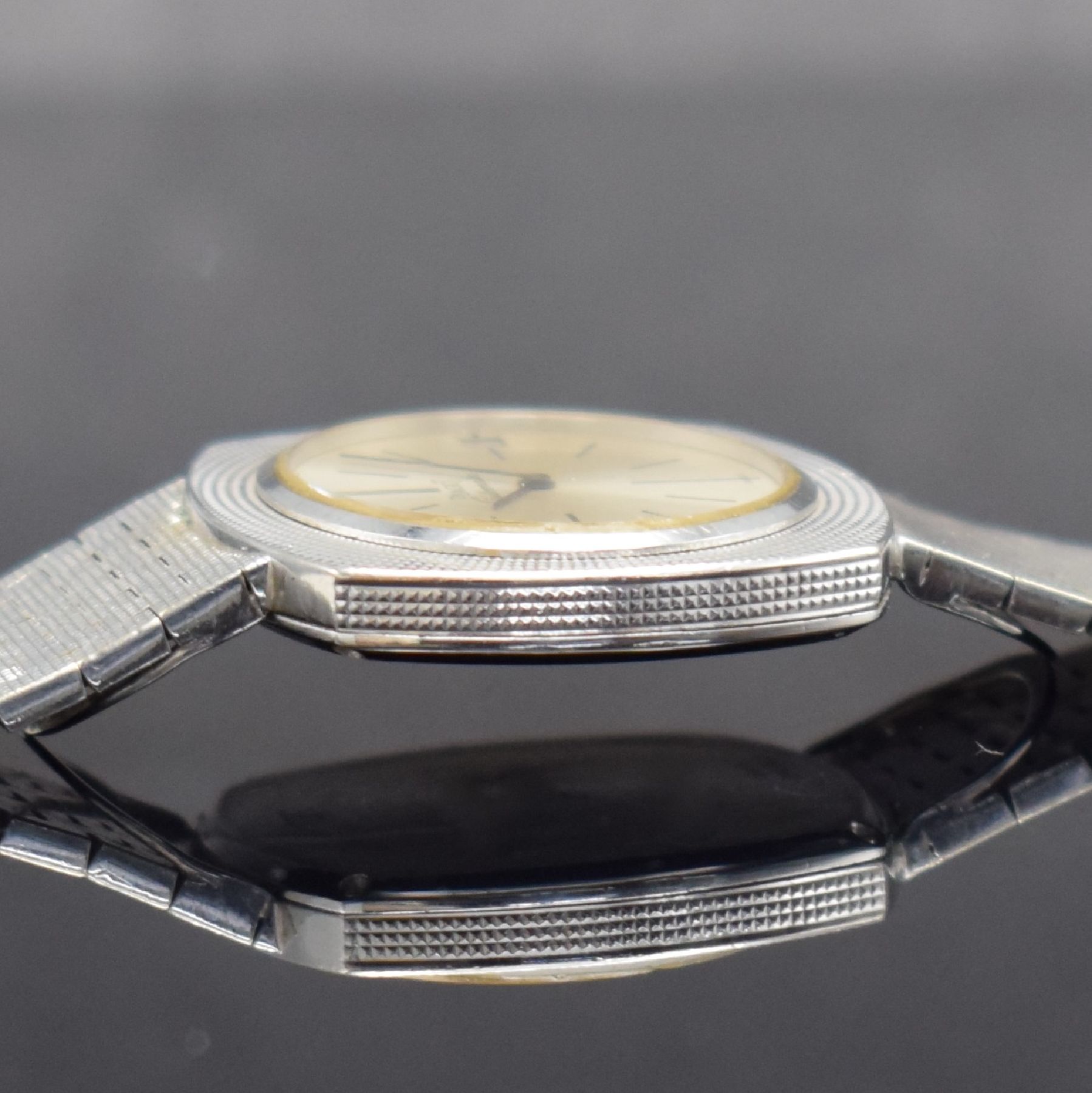 Detail h: PIAGET Armbanduhr in WG 750/000 Ref. 13448, Schweiz um 1970, Automatik, massives Geh., Boden 4-fach verschr., WG 750/000 Gliederband, silb. ...