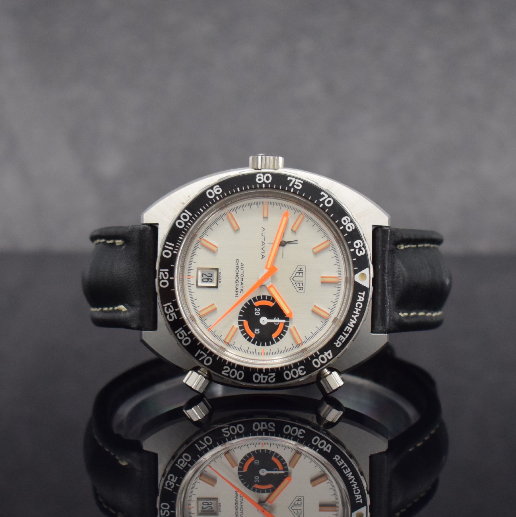 HEUER seltene Autatvia "Service Watch 104" Armbanduhr mit Chronograph, Schweiz um 1971, Automatik, Boden mit entsprechender Gravur ...