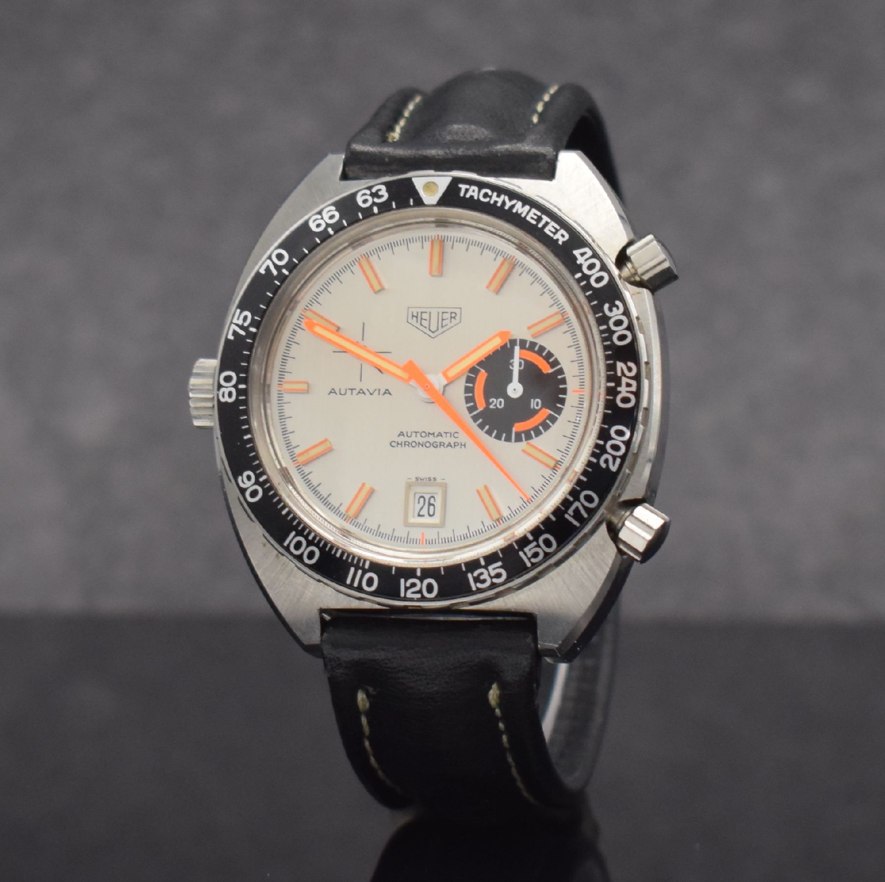 Detail b: HEUER seltene Autatvia "Service Watch 104" Armbanduhr mit Chronograph, Schweiz um 1971, Automatik, Boden mit entsprechender Gravur ...