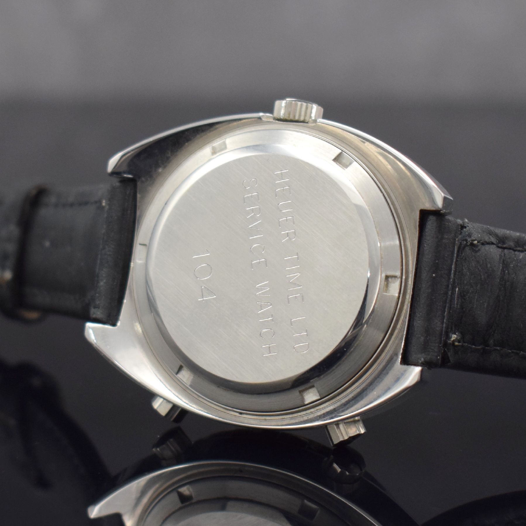 Detail f: HEUER seltene Autatvia "Service Watch 104" Armbanduhr mit Chronograph, Schweiz um 1971, Automatik, Boden mit entsprechender Gravur ...
