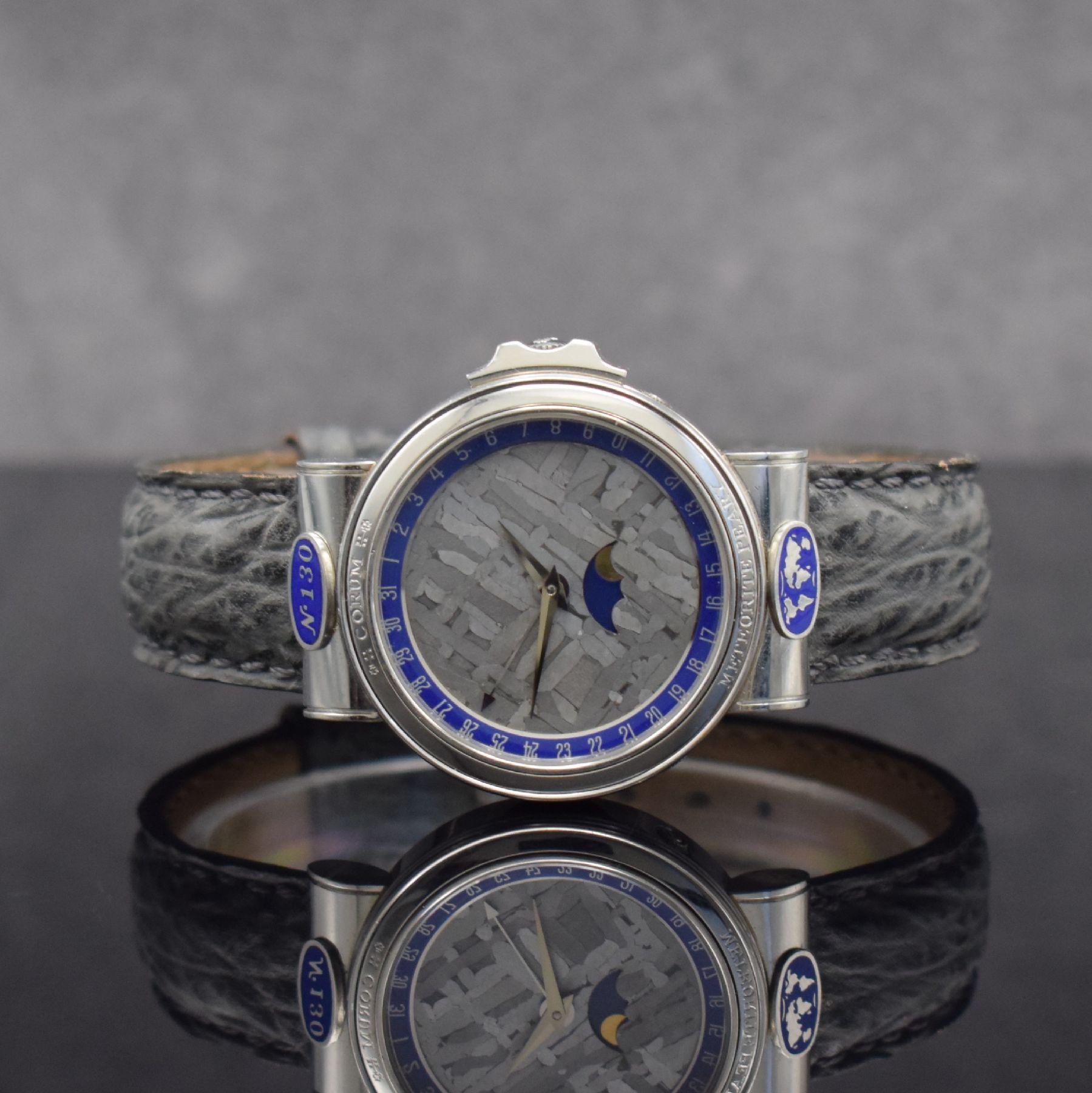CORUM feine & seltene Platin Herrenarmbanduhr Meteorite Peary Referenz 61.450.70, Automatik, Schweiz um 1991, in einer Kleinserie hergestellt, ...