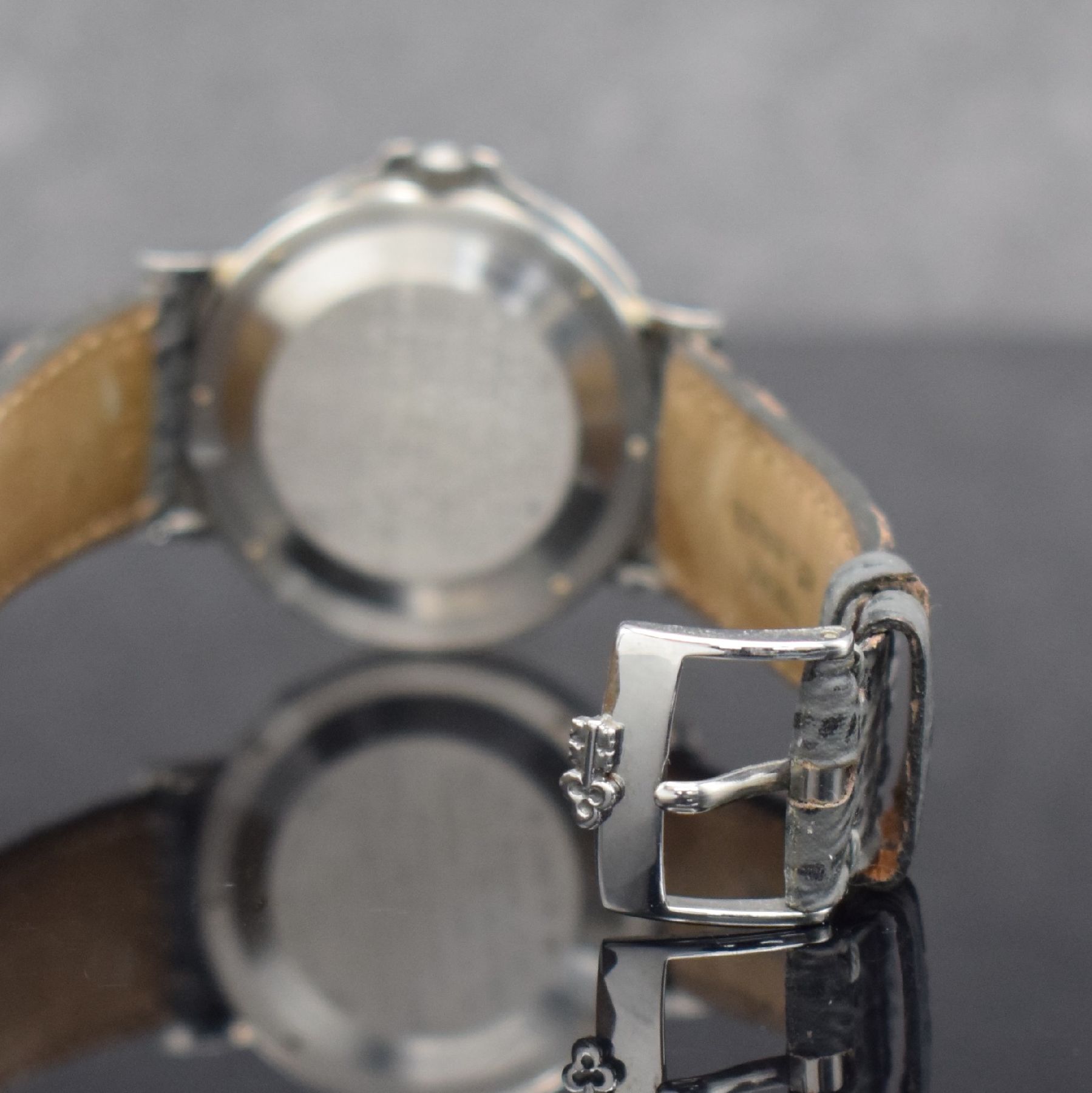 Detail d: CORUM feine & seltene Platin Herrenarmbanduhr Meteorite Peary Referenz 61.450.70, Automatik, Schweiz um 1991, in einer Kleinserie hergestellt, ...