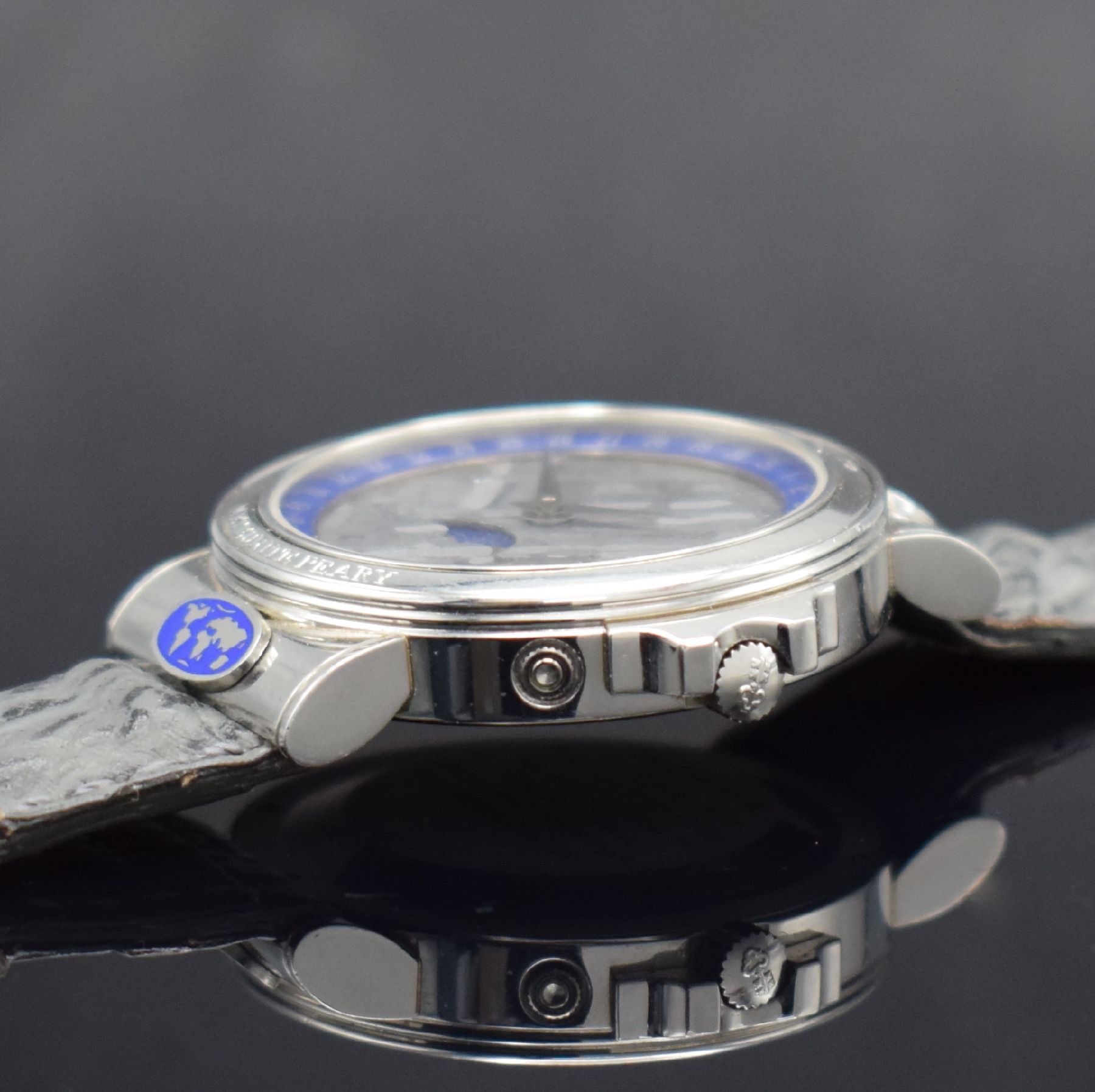 Detail e: CORUM feine & seltene Platin Herrenarmbanduhr Meteorite Peary Referenz 61.450.70, Automatik, Schweiz um 1991, in einer Kleinserie hergestellt, ...