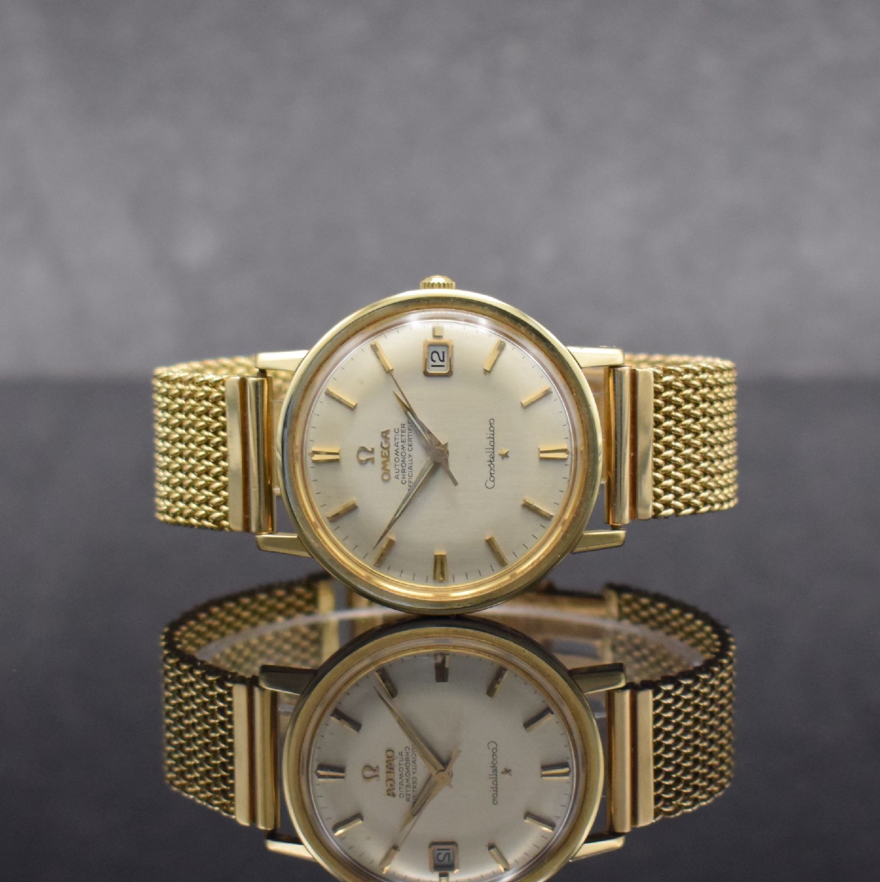 OMEGA Constellation Chronometer in GG 585/000 Referenz 168004/14, Automatik, Schweiz um 1967, verschr. Boden m. Darst. Sternwarte, silb. Zifferbl. m. ...