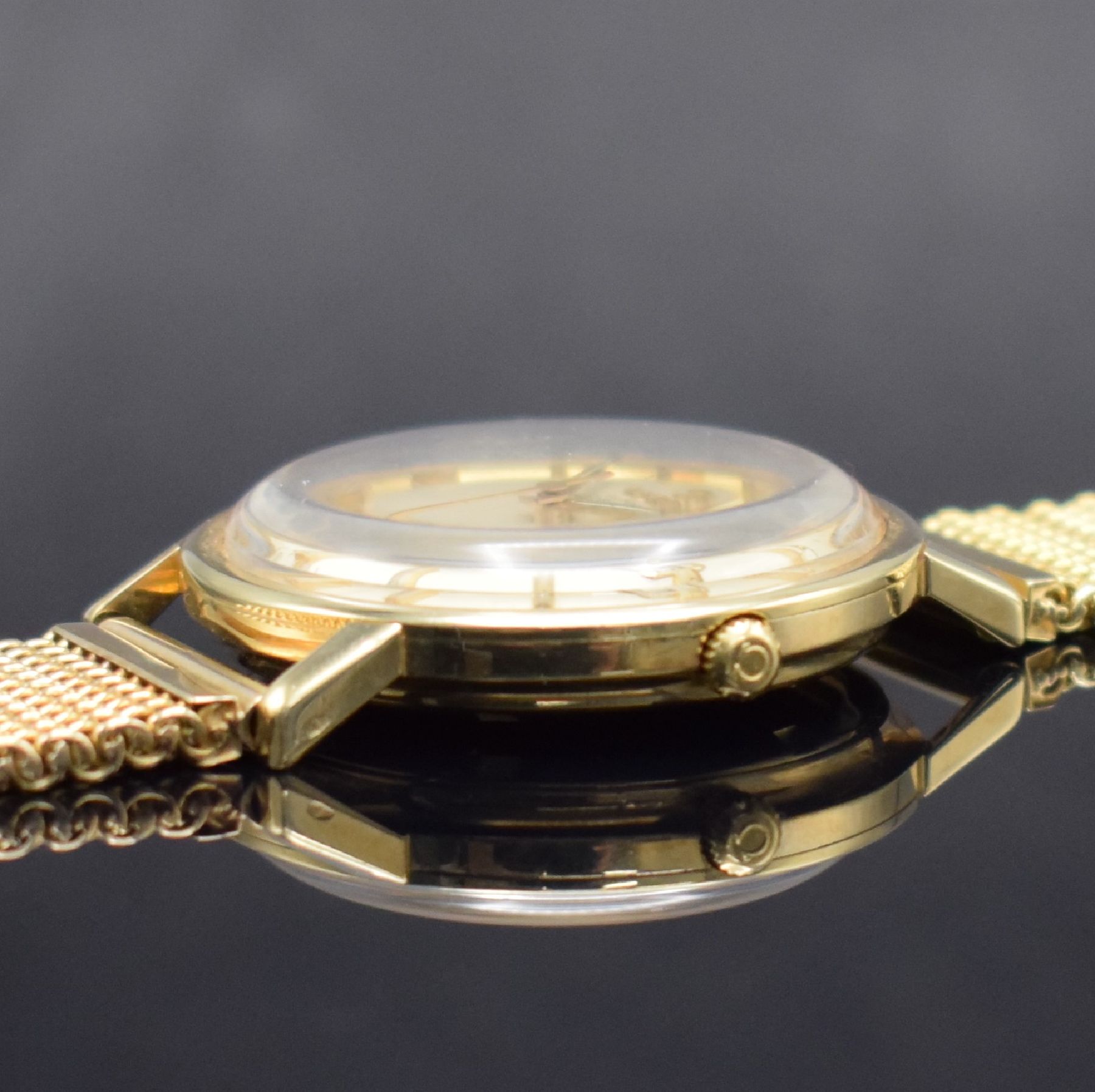 Detail d: OMEGA Constellation Chronometer in GG 585/000 Referenz 168004/14, Automatik, Schweiz um 1967, verschr. Boden m. Darst. Sternwarte, silb. Zifferbl. m. ...