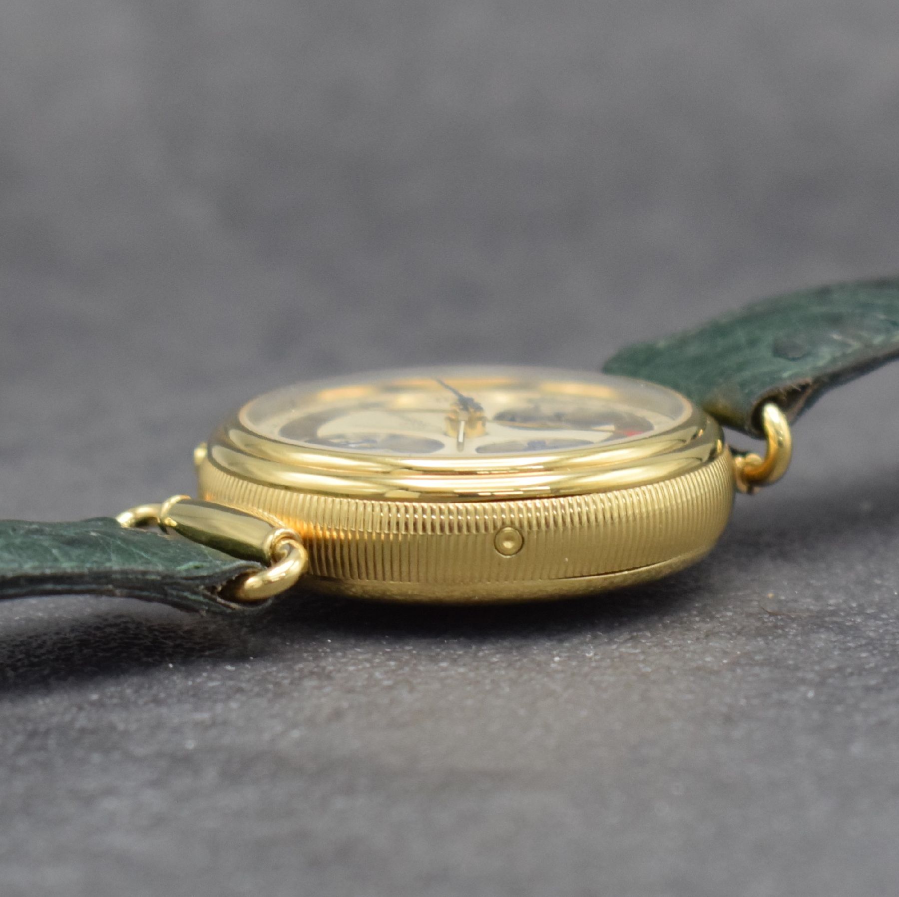 Detail e: BERNEY Armbandchronograph mit Vollkalenderanzeige, Automatik, Schweiz um 2000, verg., beids. vergl. Geh., Boden & Glasrand aufgedr., bewegl. ...