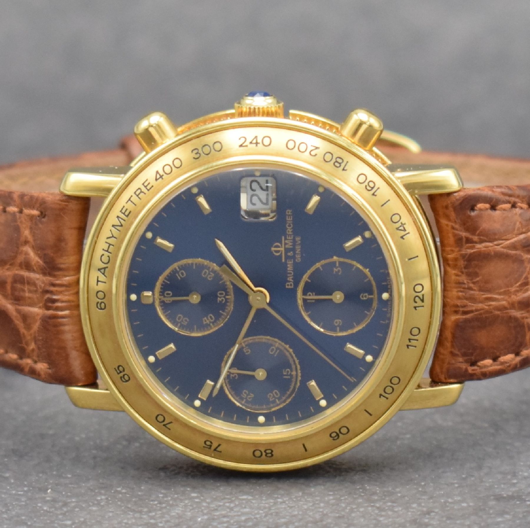 Detail a: BAUME & MERCIER Armbandchronograph in GG 750/000 Referenz 86105, Schweiz 1990er Jahre, 3-teil. Geh., orig. Lederband m. verg. orig. Dornschl., Boden ...