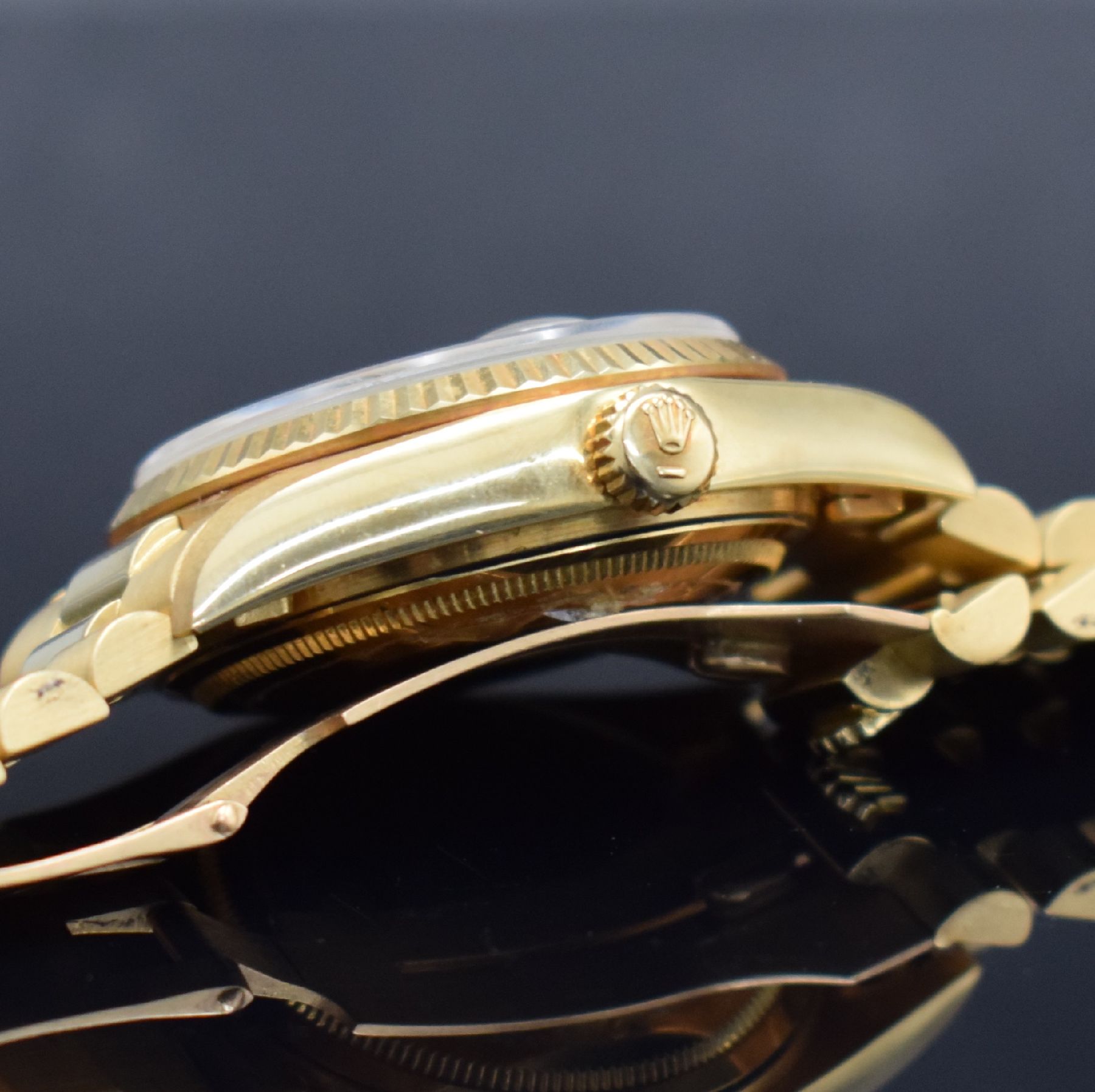 Detail e: ROLEX Herrenarmbanduhr Oyster Perpetual Day- Date in GG 750/000 Referenz 18038, Schweiz um 1982, Automatik, Chronometer der Superlative, ...