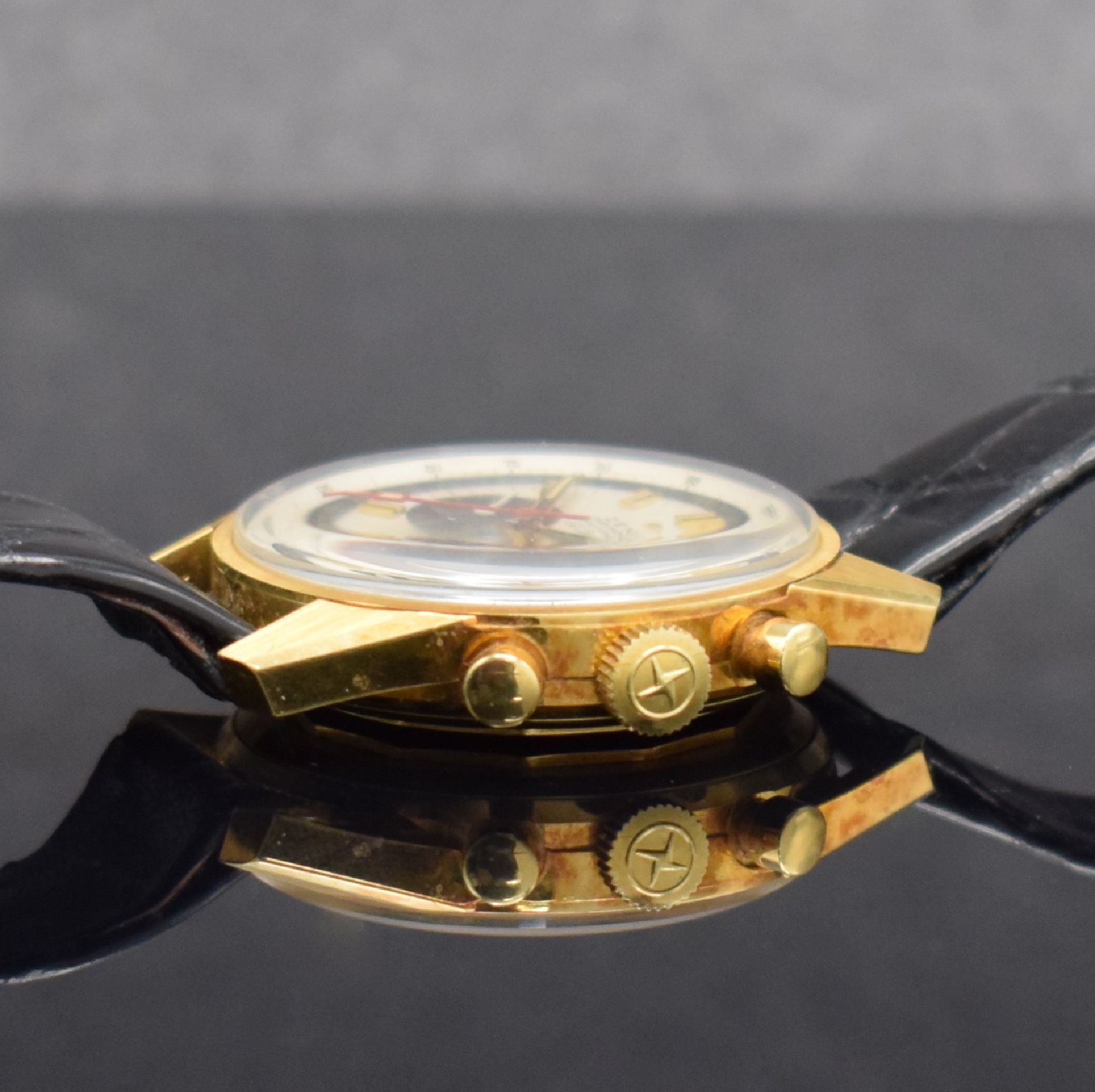 Detail e: ZENITH seltener vintage El Primero Schaltradchronograph im unpoliertem GG 750/000 Gehäuse Referenz 1205, Automatik, Schweiz 1970er Jahre, Boden ...