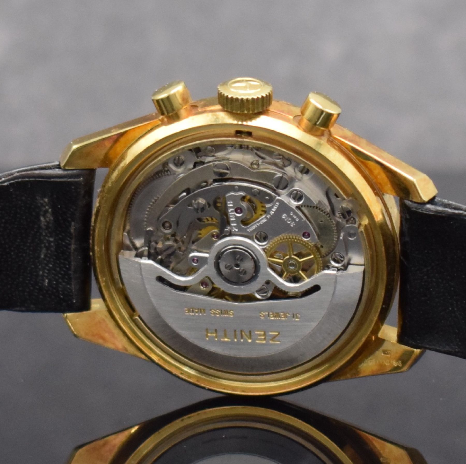 Detail g: ZENITH seltener vintage El Primero Schaltradchronograph im unpoliertem GG 750/000 Gehäuse Referenz 1205, Automatik, Schweiz 1970er Jahre, Boden ...