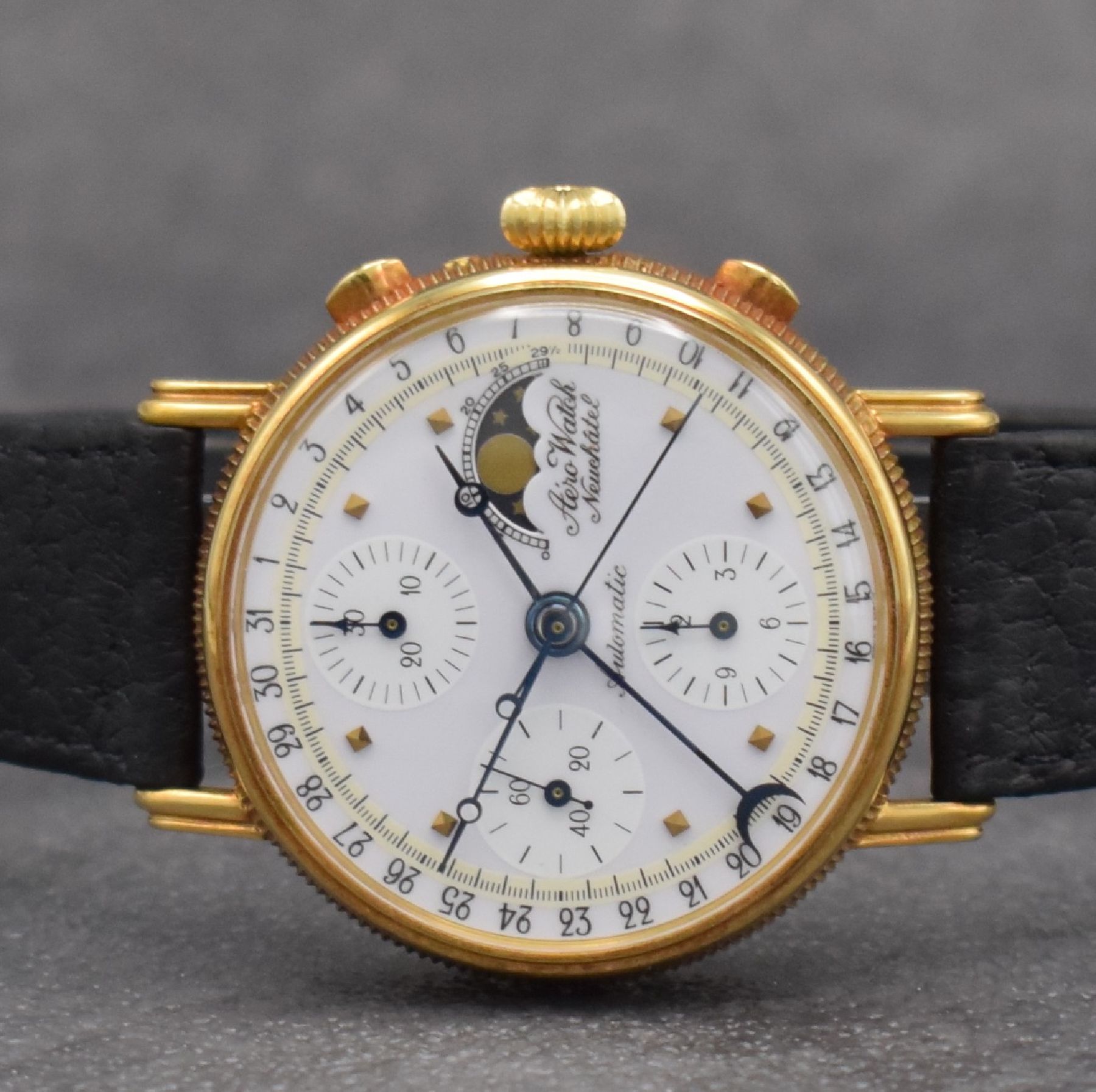 Detail a: AERO WATCH Neuchatel Herrenarmbanduhr mit Chronograph, Mondphase & Datum in GG 750/000, Schweiz um 1990, Handaufzug, 3-teil. Geh., Boden & Glasrand ...