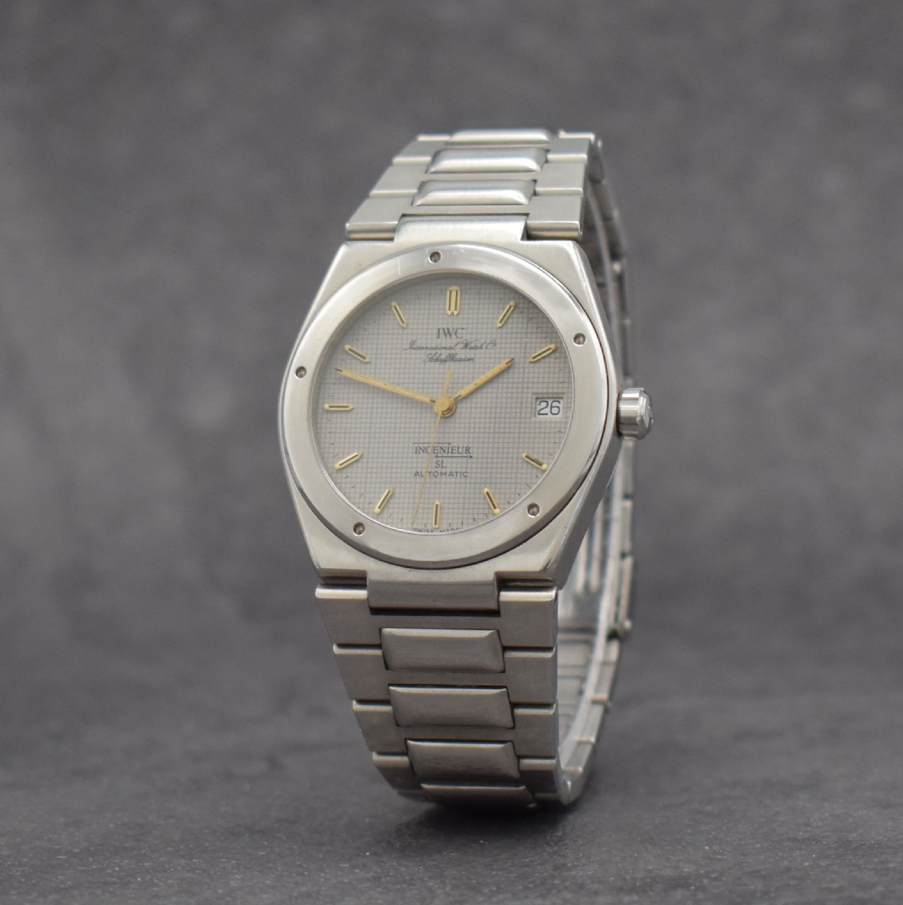 Detail b: IWC Herrenarmbanduhr Modell Ingenieur Automatik SL Referenz 3506.1, Schweiz um 1990, Edelstahlgeh. inkl. Gliederband m. Faltschl., Boden, Lünette & ...