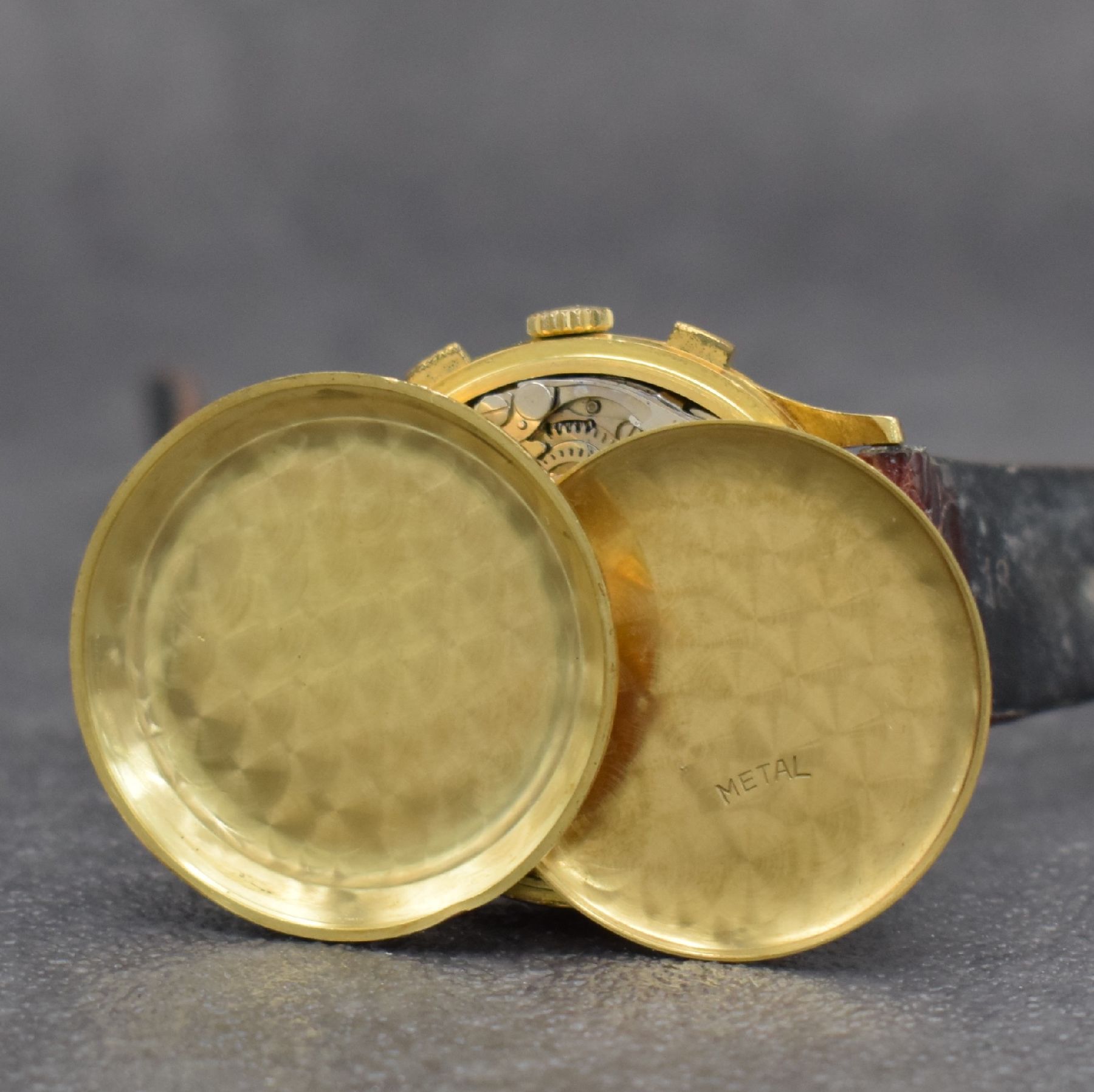 Detail g: CHRONOSWISS Herrenarmbanduhr mit Chronograph, Mondphase & Datum in GG 750/000, Schweiz um 1980, Handaufzug, 3-teil. Geh., Boden & Glasrand aufgedr., ...