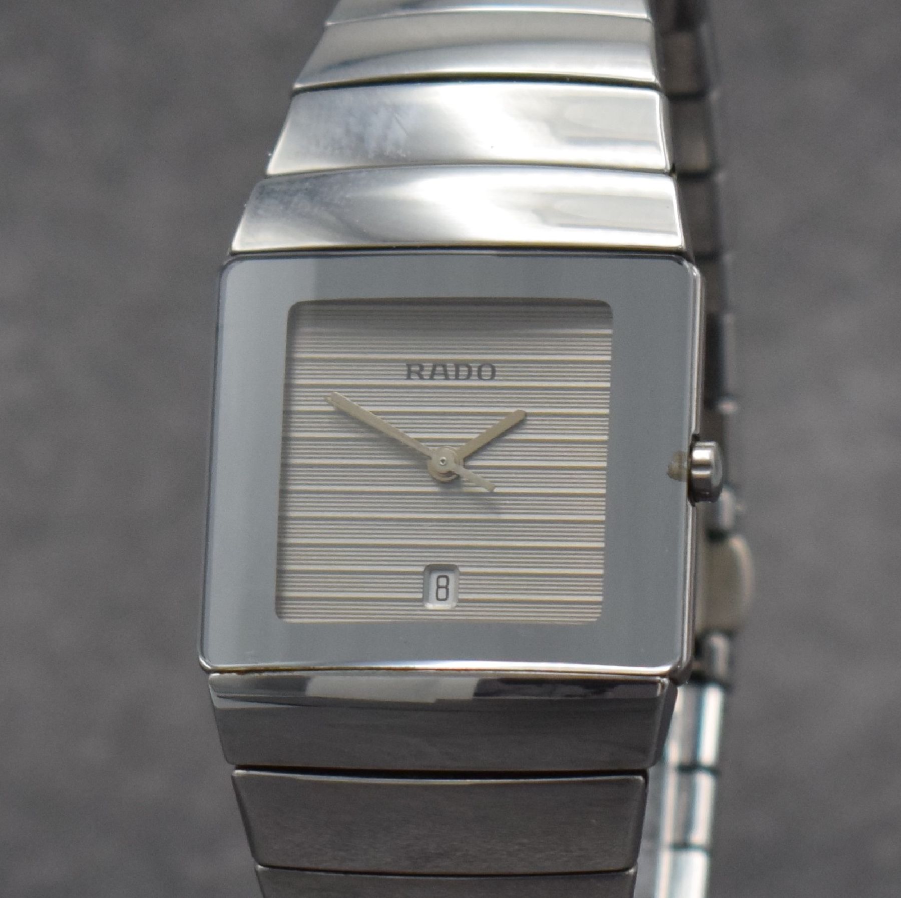 Detail a: RADO Diastar Armbanduhr, Schweiz um 1995, quarz, Ref. 152.0332.3, Keramikgehäuse inkl. Keramikband m. dopp. Faltschl., graues Zifferbl. im ...