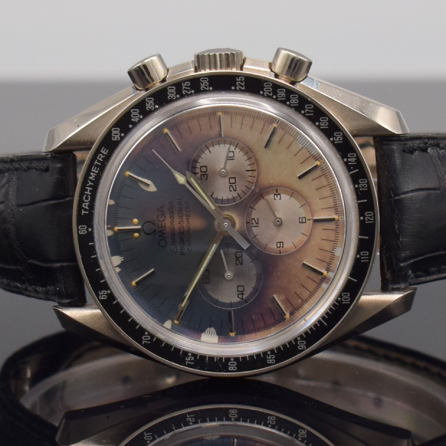 Detail a: OMEGA feiner & extrem seltener Armbandchronograph Serie Speedmaster APOLLO XI in WG 750/000 Referenz 36923081, Handaufzug, ausverkaufter, auf ...