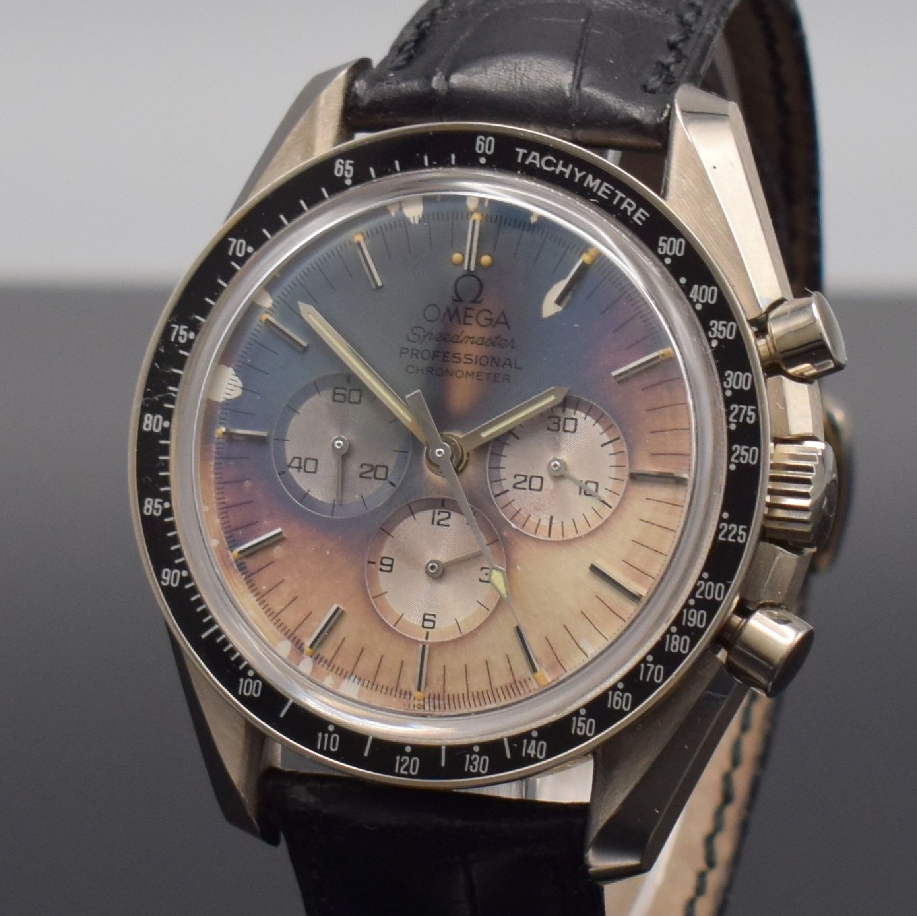 Detail c: OMEGA feiner & extrem seltener Armbandchronograph Serie Speedmaster APOLLO XI in WG 750/000 Referenz 36923081, Handaufzug, ausverkaufter, auf ...