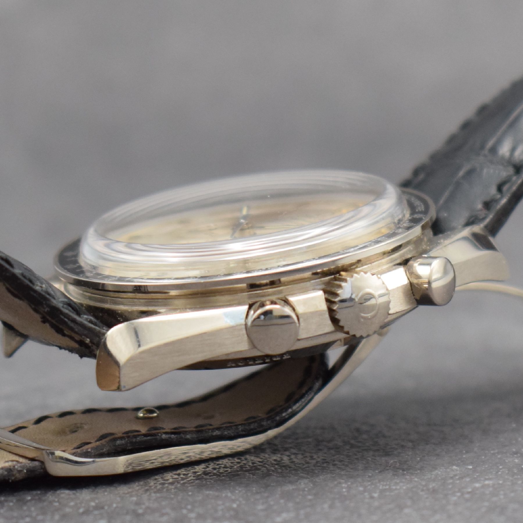 Detail e: OMEGA feiner & extrem seltener Armbandchronograph Serie Speedmaster APOLLO XI in WG 750/000 Referenz 36923081, Handaufzug, ausverkaufter, auf ...