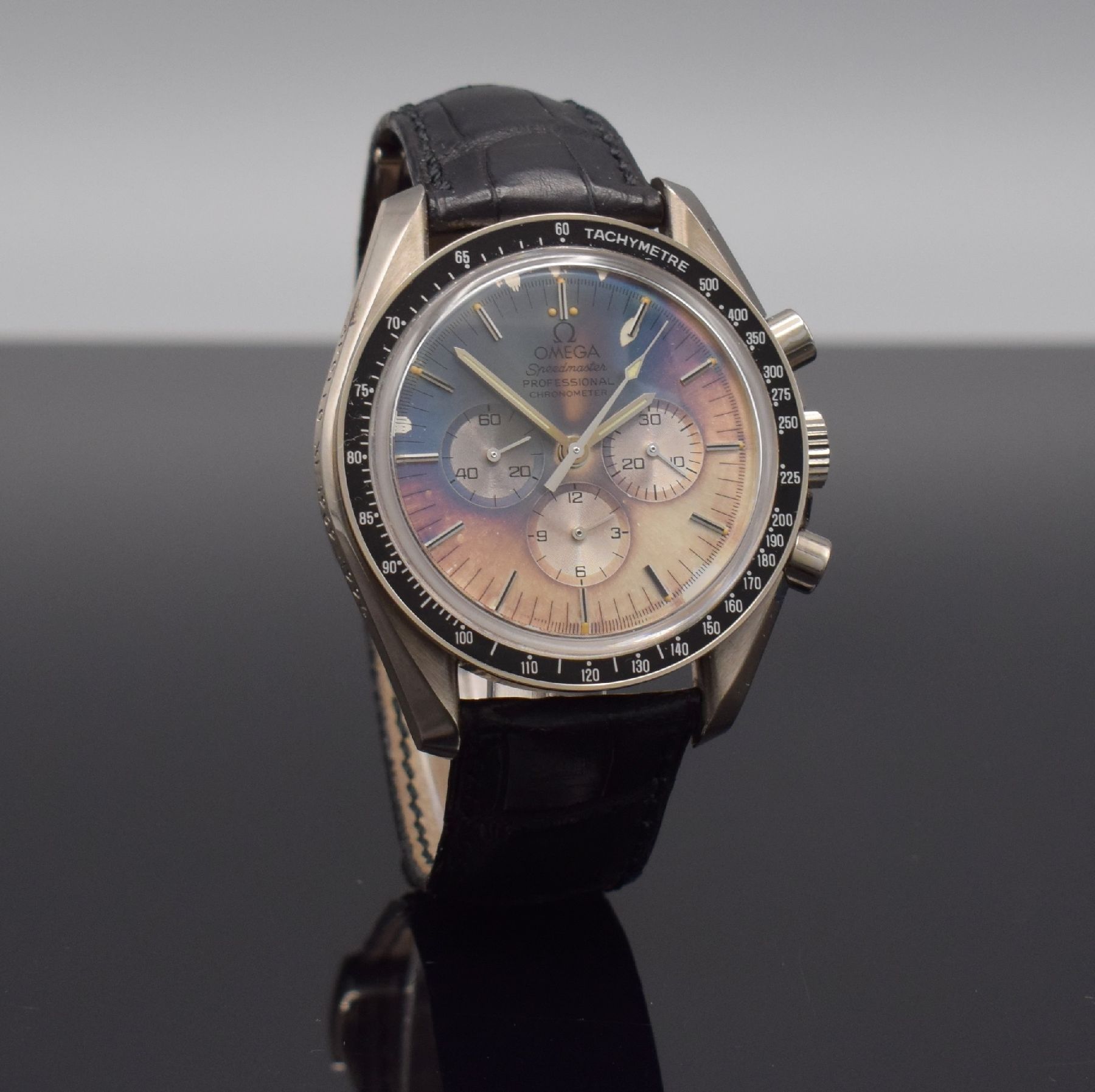 Detail k: OMEGA feiner & extrem seltener Armbandchronograph Serie Speedmaster APOLLO XI in WG 750/000 Referenz 36923081, Handaufzug, ausverkaufter, auf ...