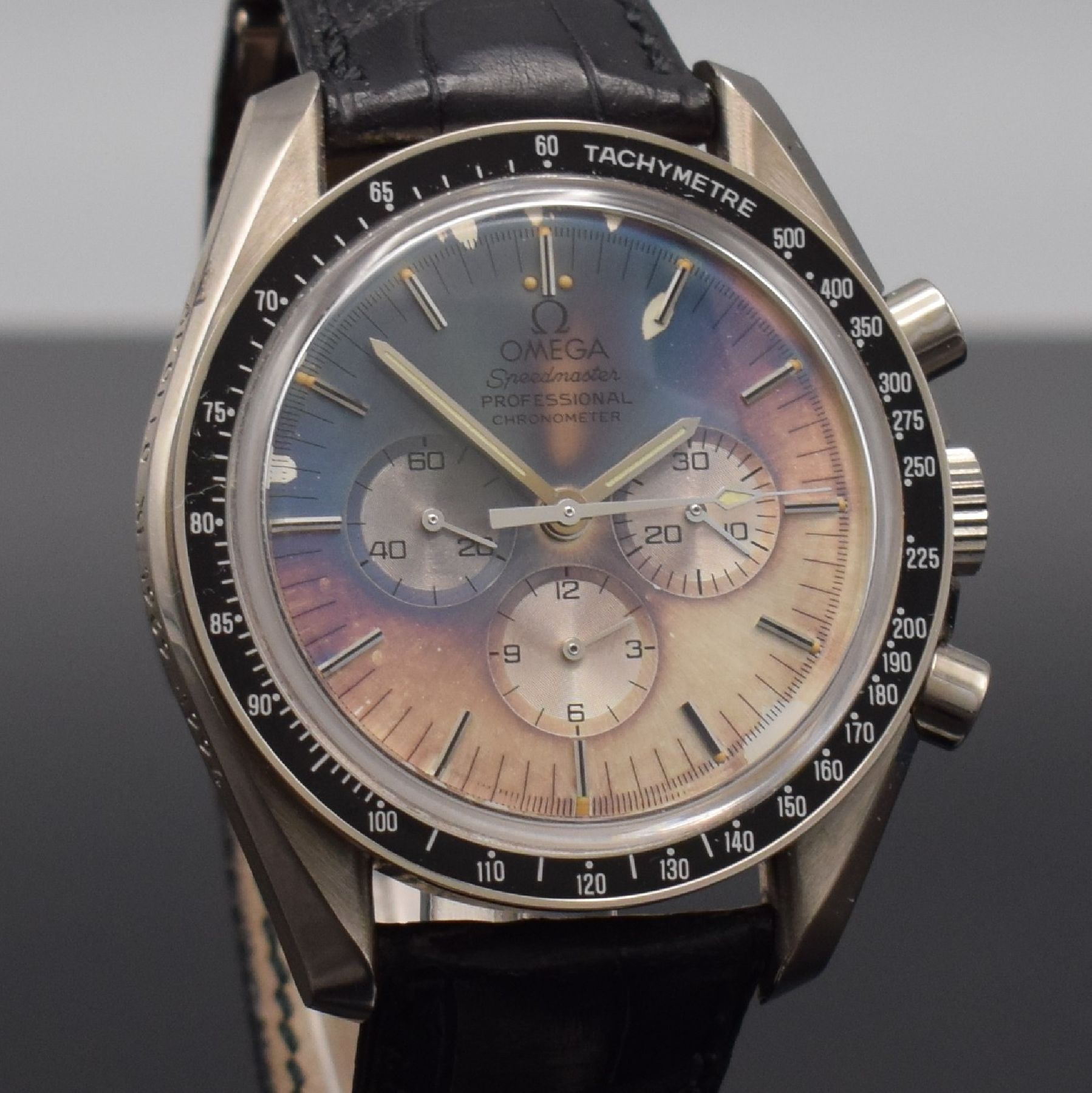 Detail l: OMEGA feiner & extrem seltener Armbandchronograph Serie Speedmaster APOLLO XI in WG 750/000 Referenz 36923081, Handaufzug, ausverkaufter, auf ...