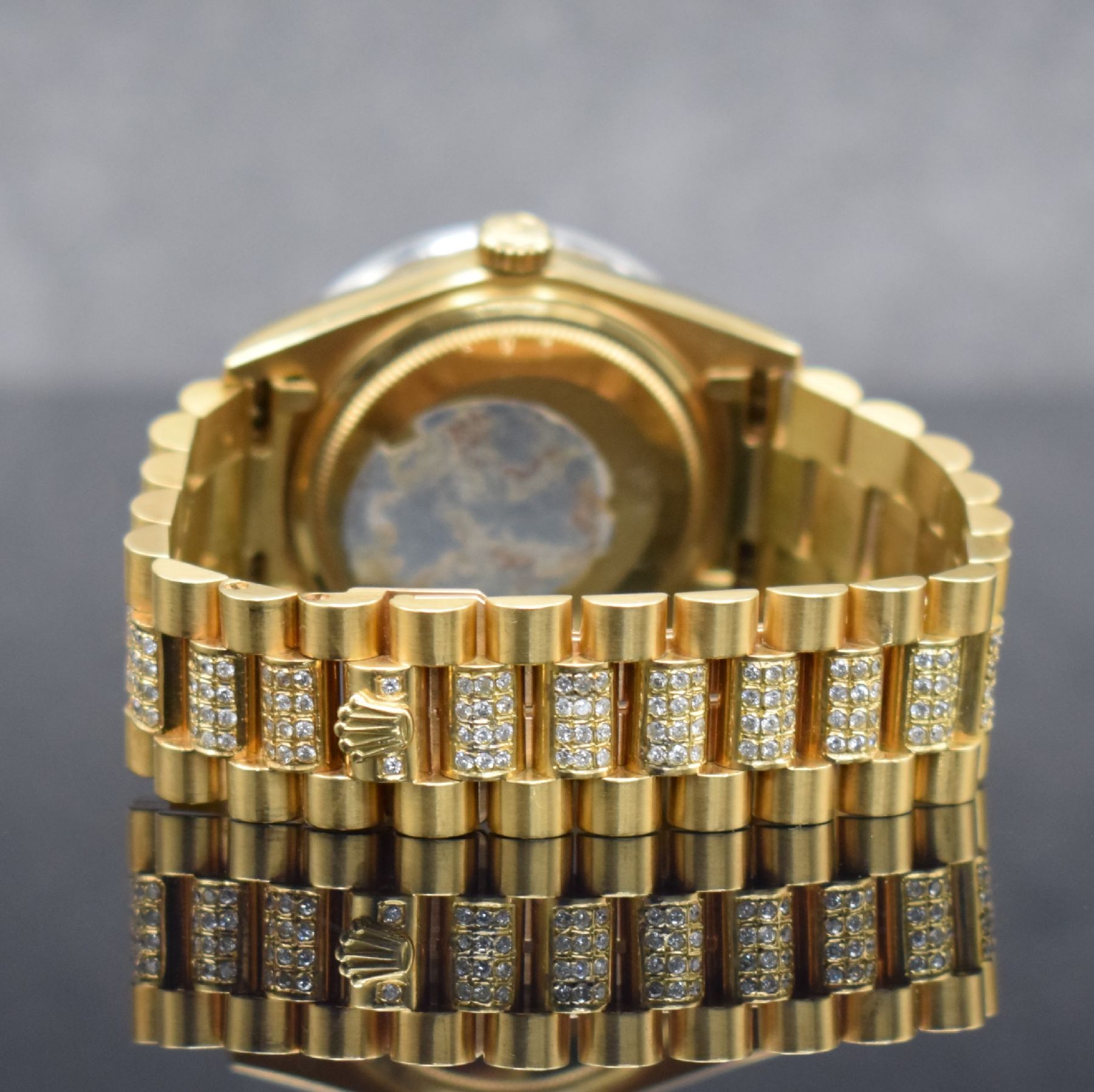 Detail d: ROLEX Herrenarmbanduhr Oyster Perpetual Day- Date in GG 750/000 Referenz 18038, Automatik, Schweiz um 1980, Presidentband mit Faltschl., Lünette & ...
