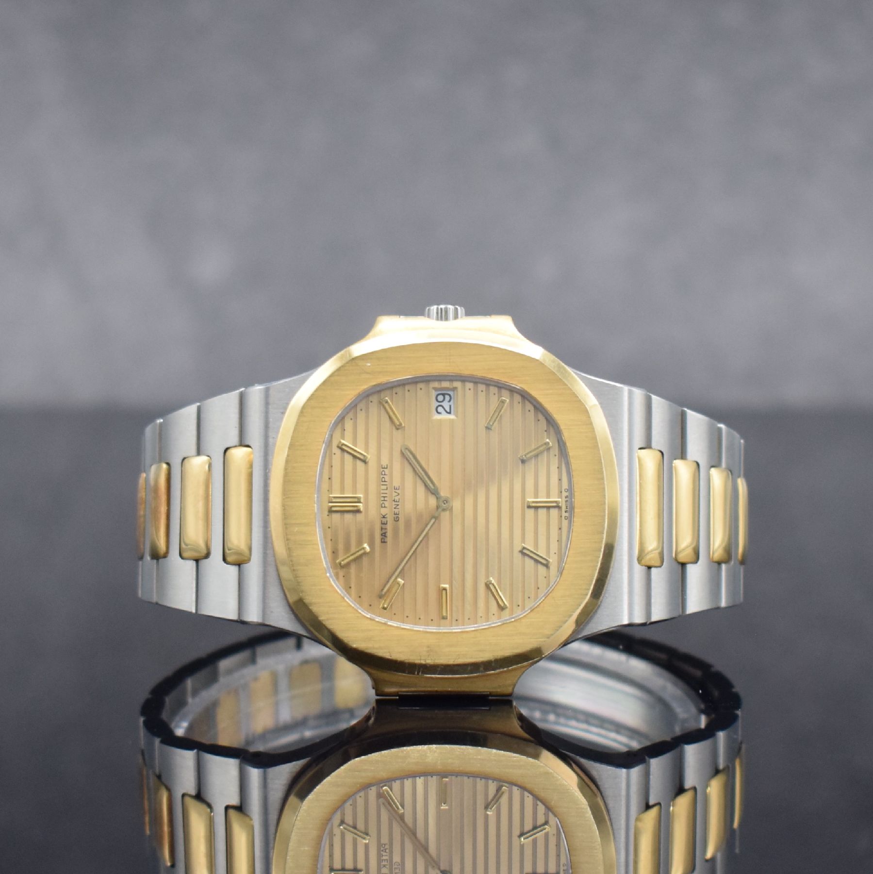 PATEK PHILIPPE hochfeine & seltene Herrenarmbanduhr "Jumbo" Nautilus Ref. 3700/11 Design von Gerald Genta in Stahl & GG 750/000 kombiniert, ...