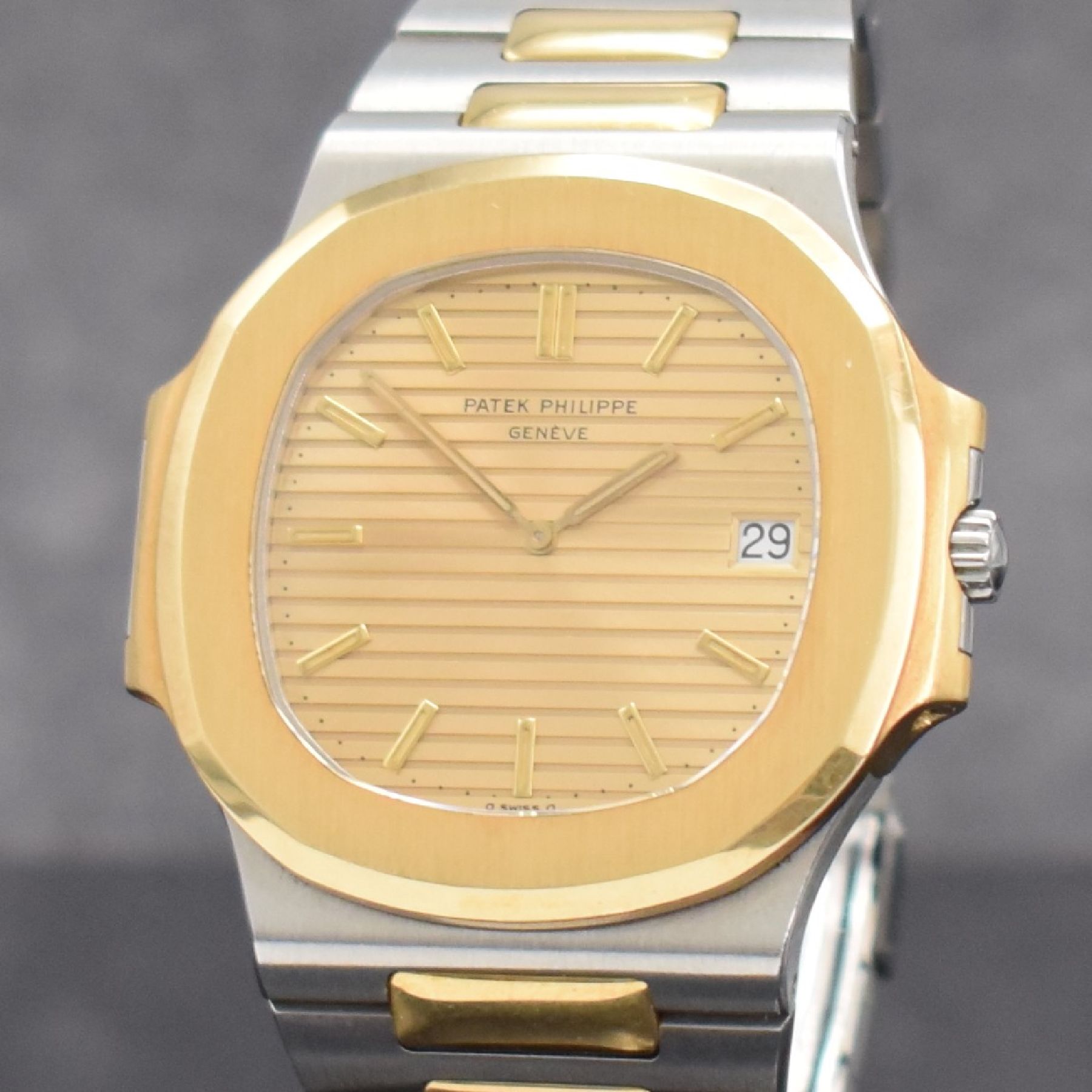 Detail c: PATEK PHILIPPE hochfeine & seltene Herrenarmbanduhr "Jumbo" Nautilus Ref. 3700/11 Design von Gerald Genta in Stahl & GG 750/000 kombiniert, ...