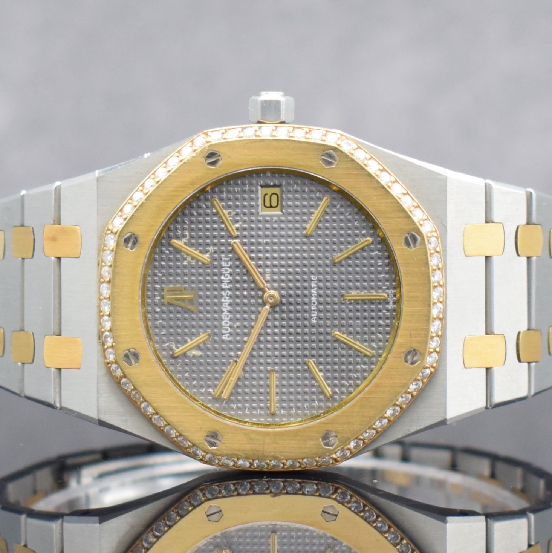 Detail a: AUDEMARS PIGUET seltene Herrenarmbanduhr "JUMBO" Royal Oak B-Serie in Edelstahl/Gold, Automatik, Schweiz um 1981, Design von Gerald Genta, ...