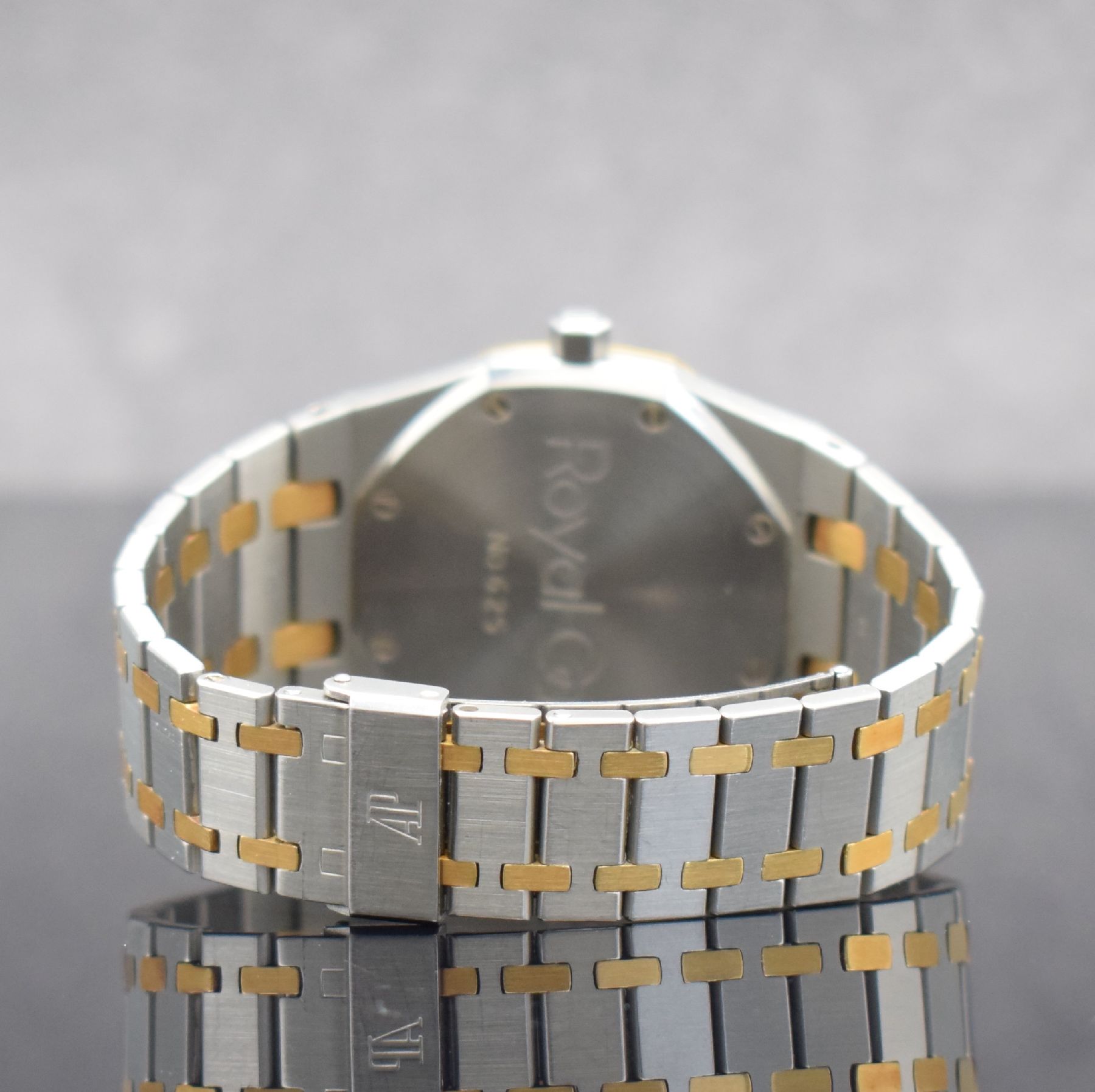 Detail d: AUDEMARS PIGUET seltene Herrenarmbanduhr "JUMBO" Royal Oak B-Serie in Edelstahl/Gold, Automatik, Schweiz um 1981, Design von Gerald Genta, ...