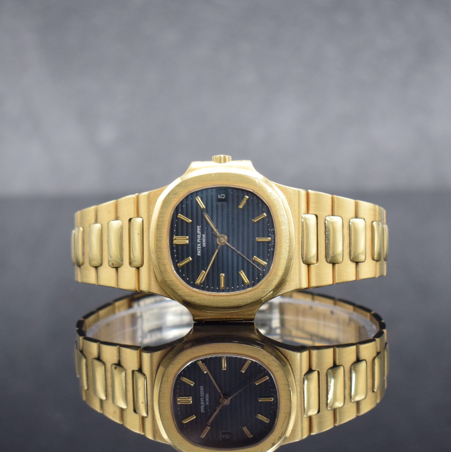 PATEK PHILIPPE hochfeine & seltene Herrenarmbanduhr Modell Nautilus in GG 750/000Referenz 3800/001 designed von Gerald Genta mit original Zertifikat, ...
