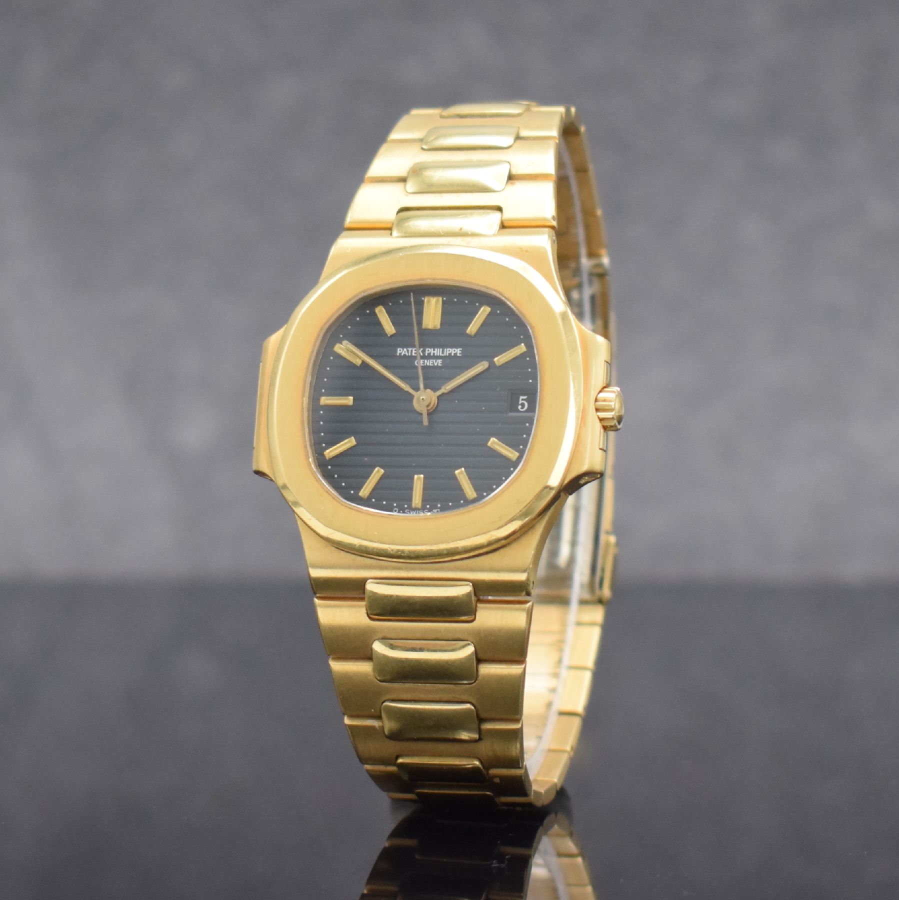 Detail c: PATEK PHILIPPE hochfeine & seltene Herrenarmbanduhr Modell Nautilus in GG 750/000Referenz 3800/001 designed von Gerald Genta mit original Zertifikat, ...