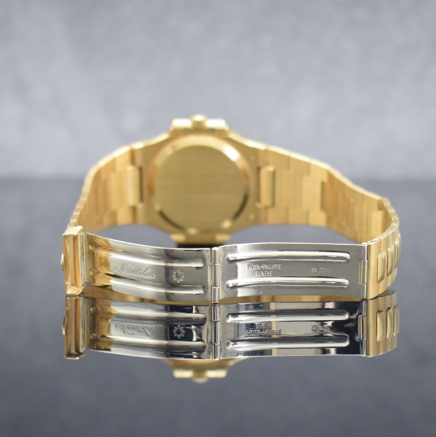 Detail f: PATEK PHILIPPE hochfeine & seltene Herrenarmbanduhr Modell Nautilus in GG 750/000Referenz 3800/001 designed von Gerald Genta mit original Zertifikat, ...